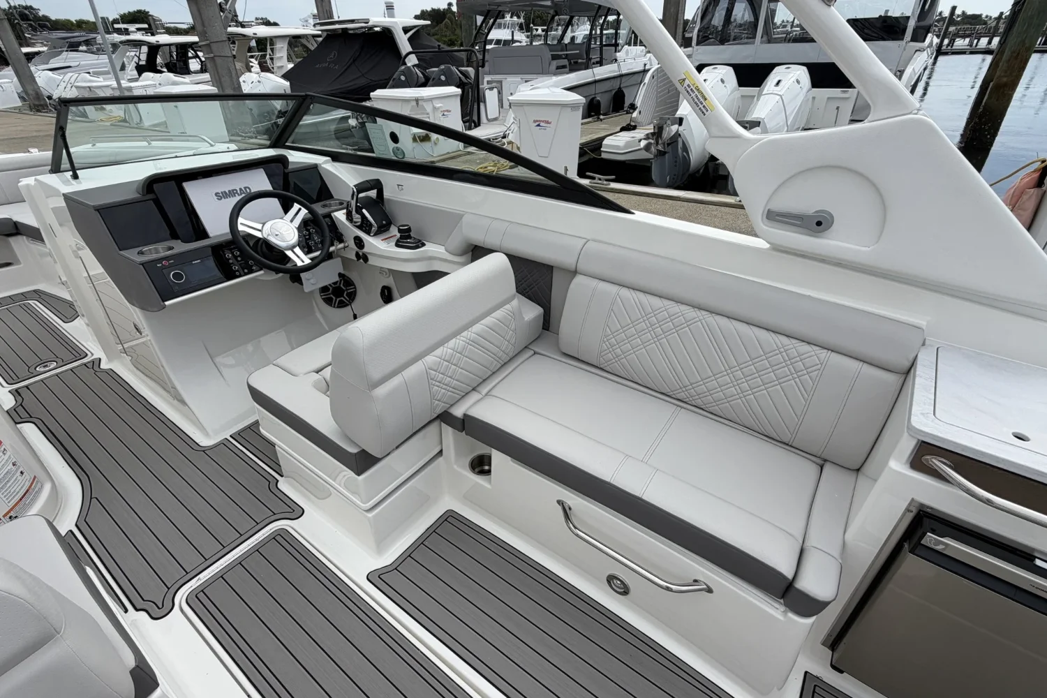 2026 Sea Ray SDX 290 Outboard Image Thumbnail #20