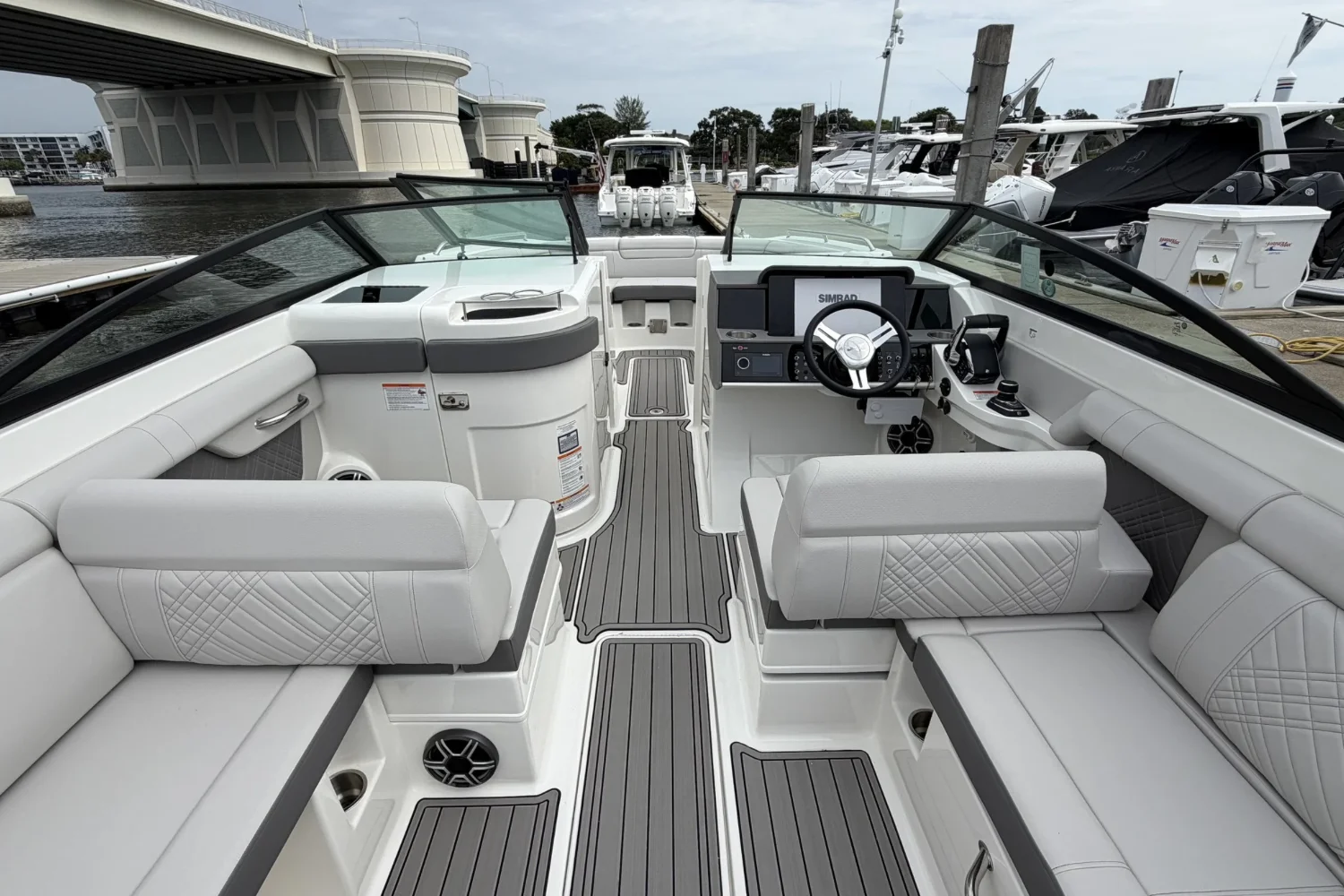 2026 Sea Ray SDX 290 Outboard Image Thumbnail #23
