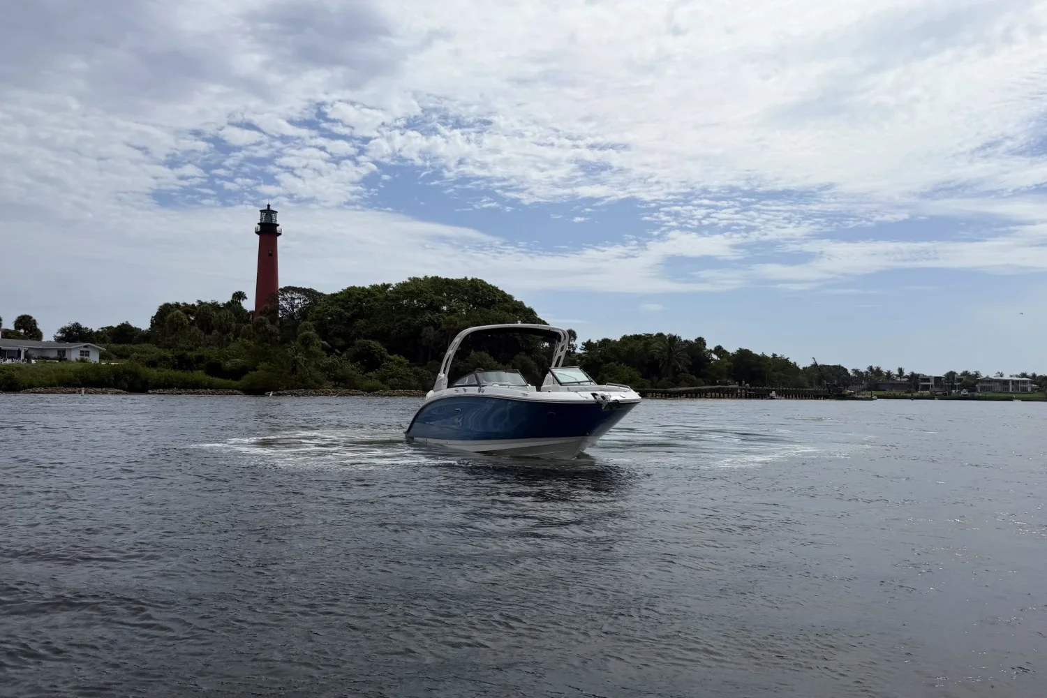 2026 Sea Ray SDX 290 Outboard Image Thumbnail #8