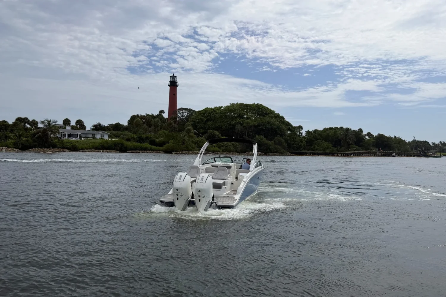2026 Sea Ray SDX 290 Outboard Image Thumbnail #12