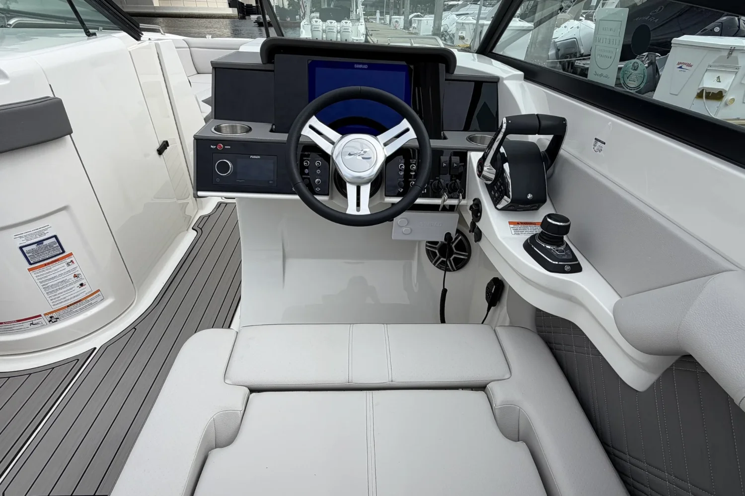 2026 Sea Ray SDX 290 Outboard Image Thumbnail #24