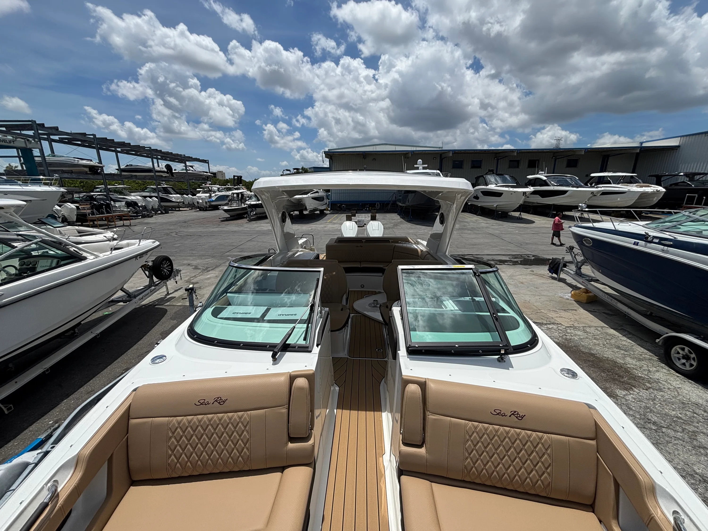 2026 Sea Ray SLX 310 Outboard Image Thumbnail #31