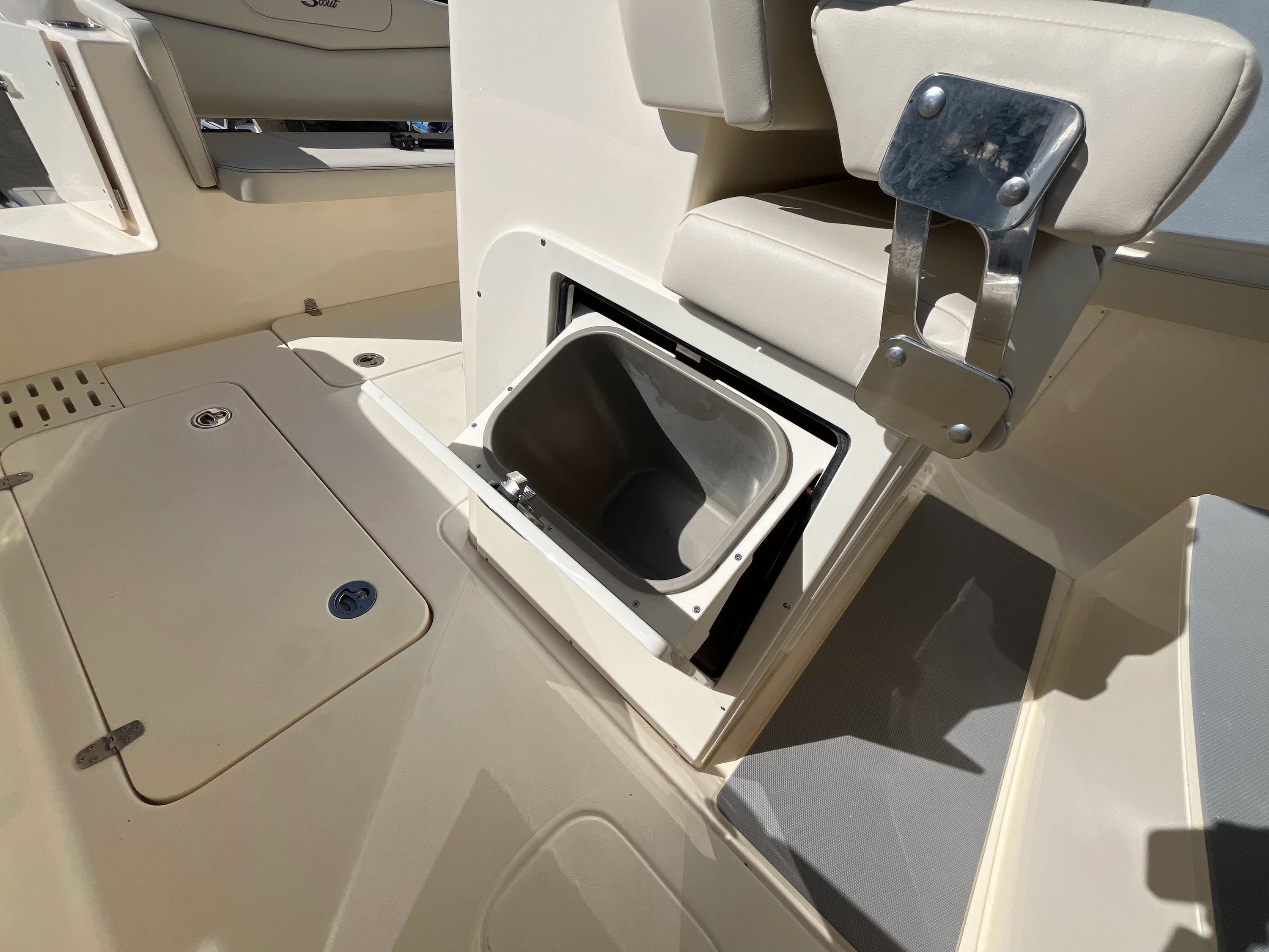 2026 Scout 305 LXF Image Thumbnail #21
