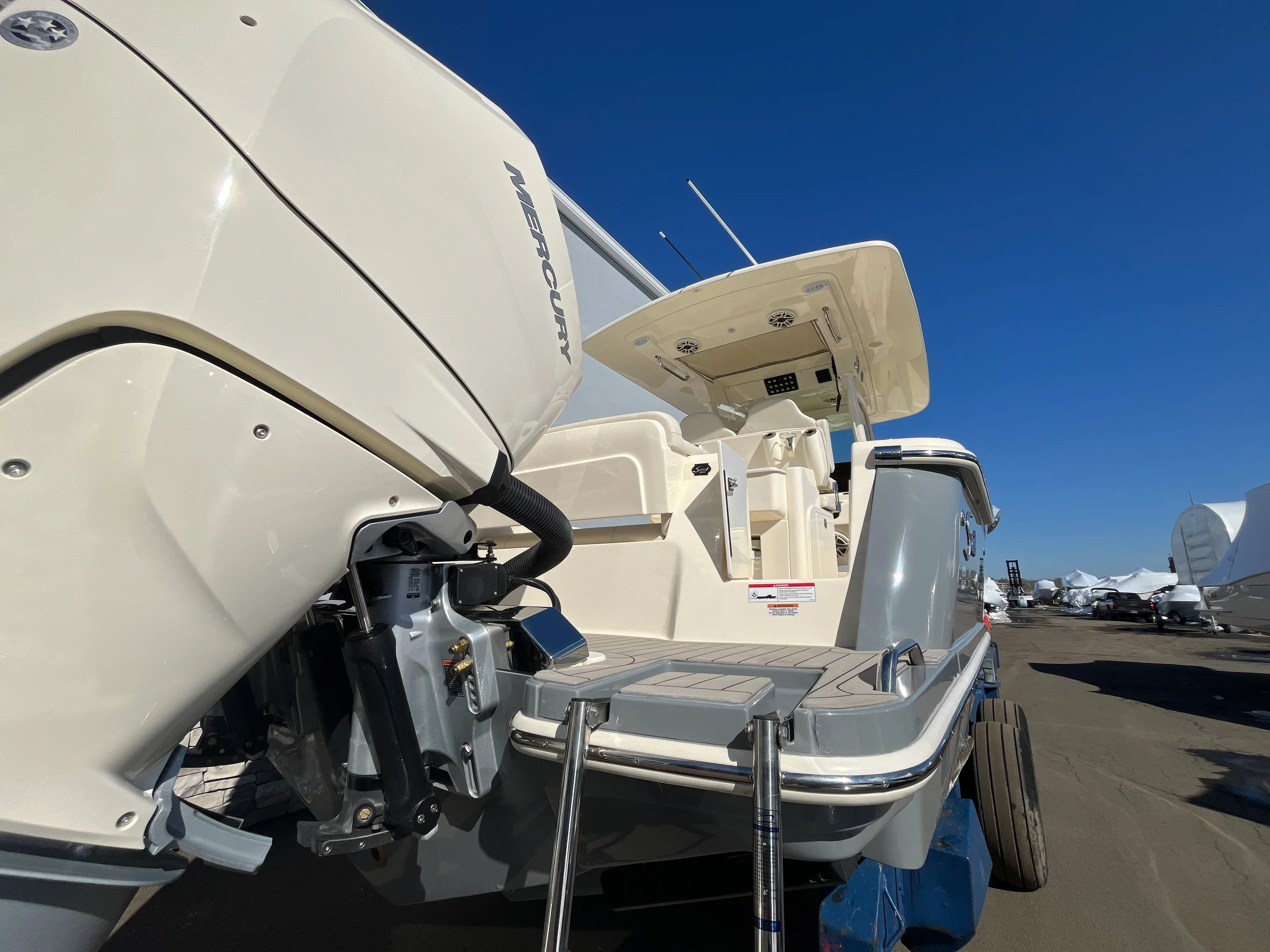 2026 Scout 305 LXF Image Thumbnail #7