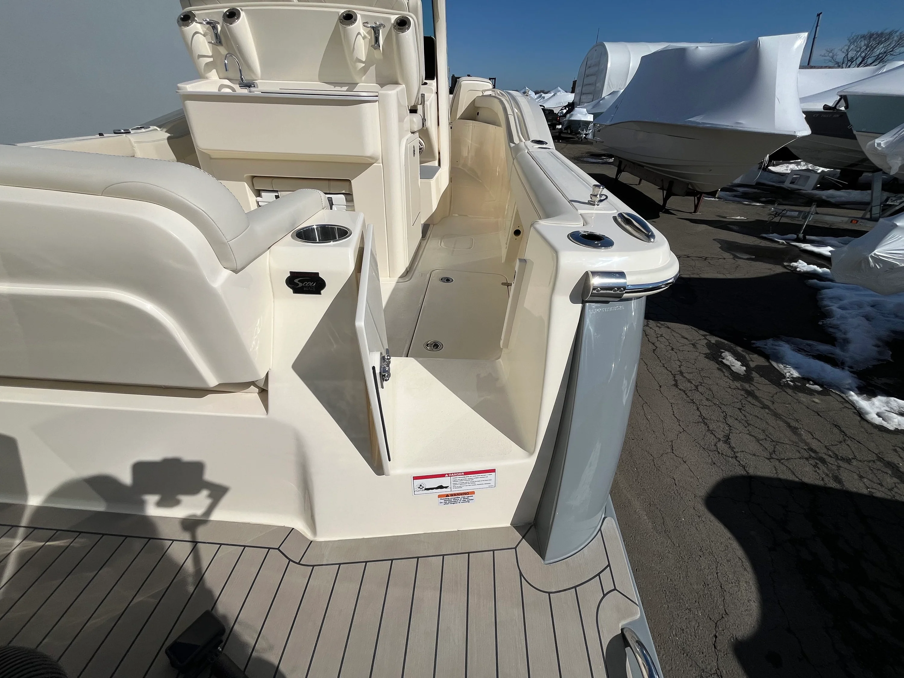 2026 Scout 305 LXF Image Thumbnail #10