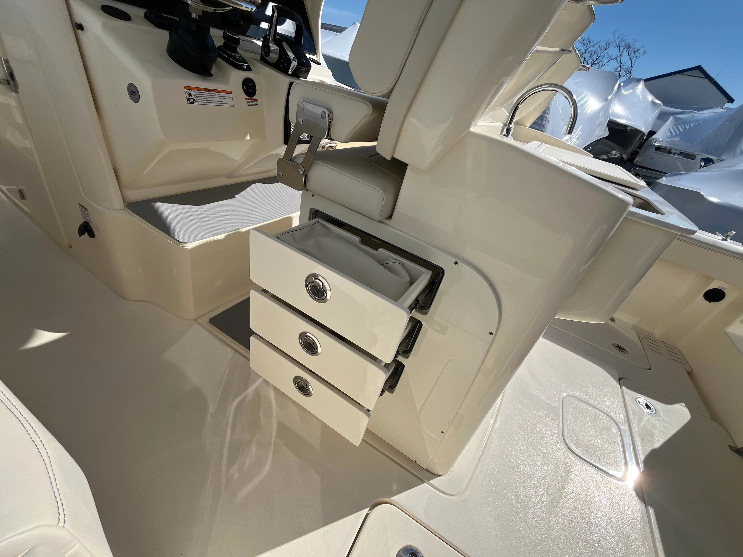 2026 Scout 305 LXF Image Thumbnail #19