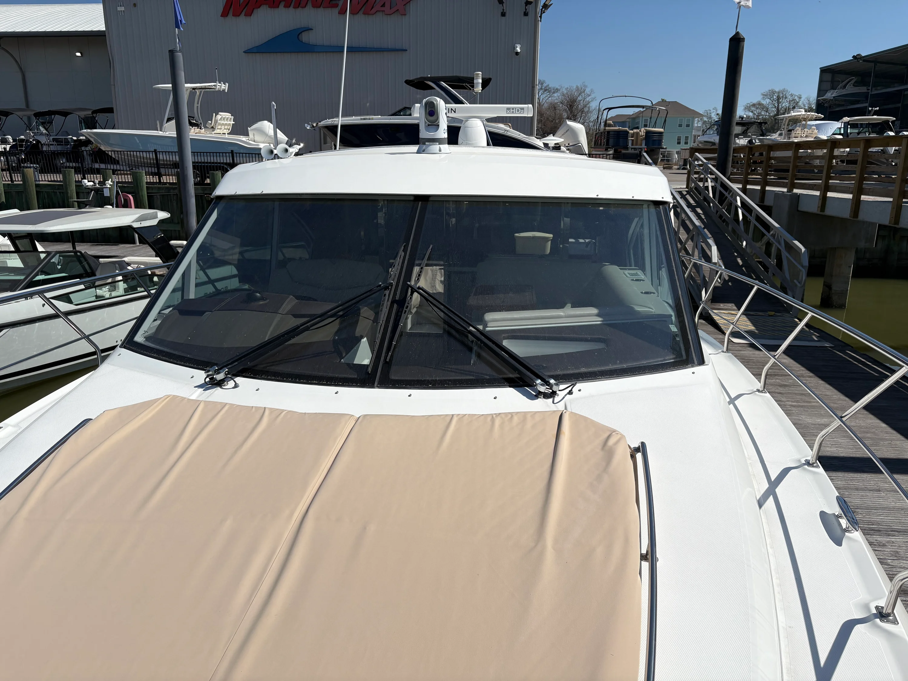 2015 Cruisers Yachts 450 CANTIUS Image Thumbnail #2