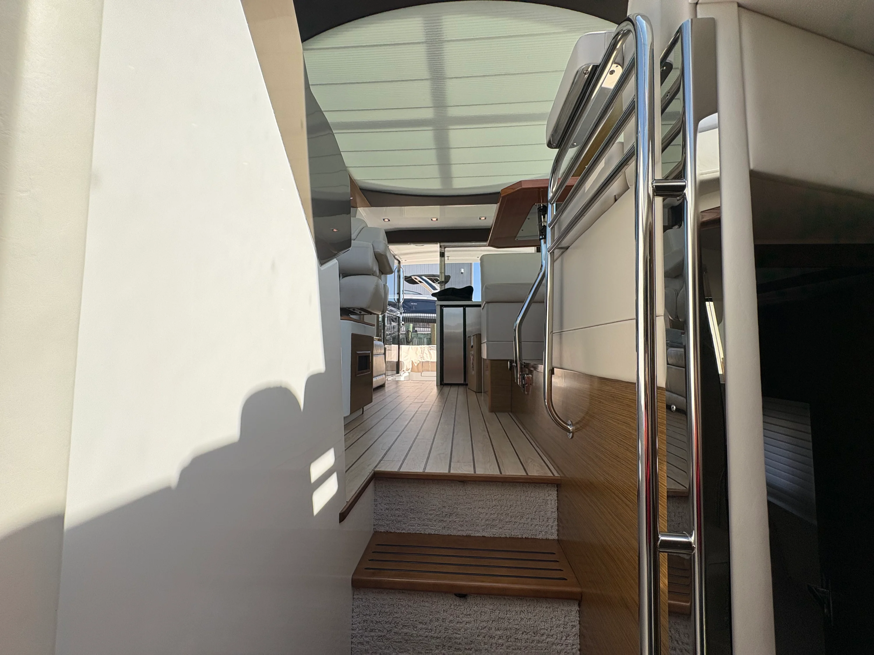 2015 Cruisers Yachts 450 CANTIUS Image Thumbnail #12