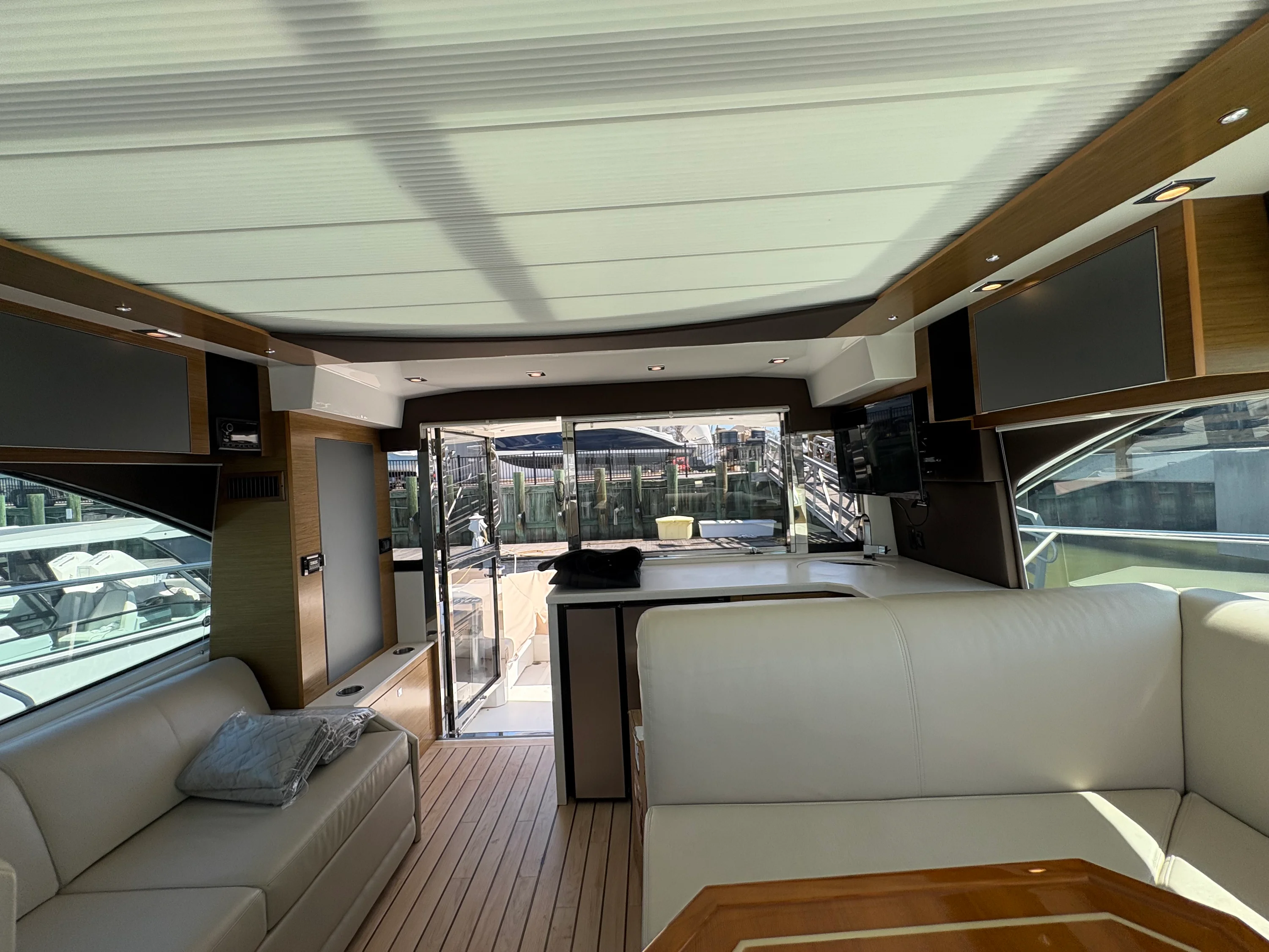 2015 Cruisers Yachts 450 CANTIUS Image Thumbnail #15