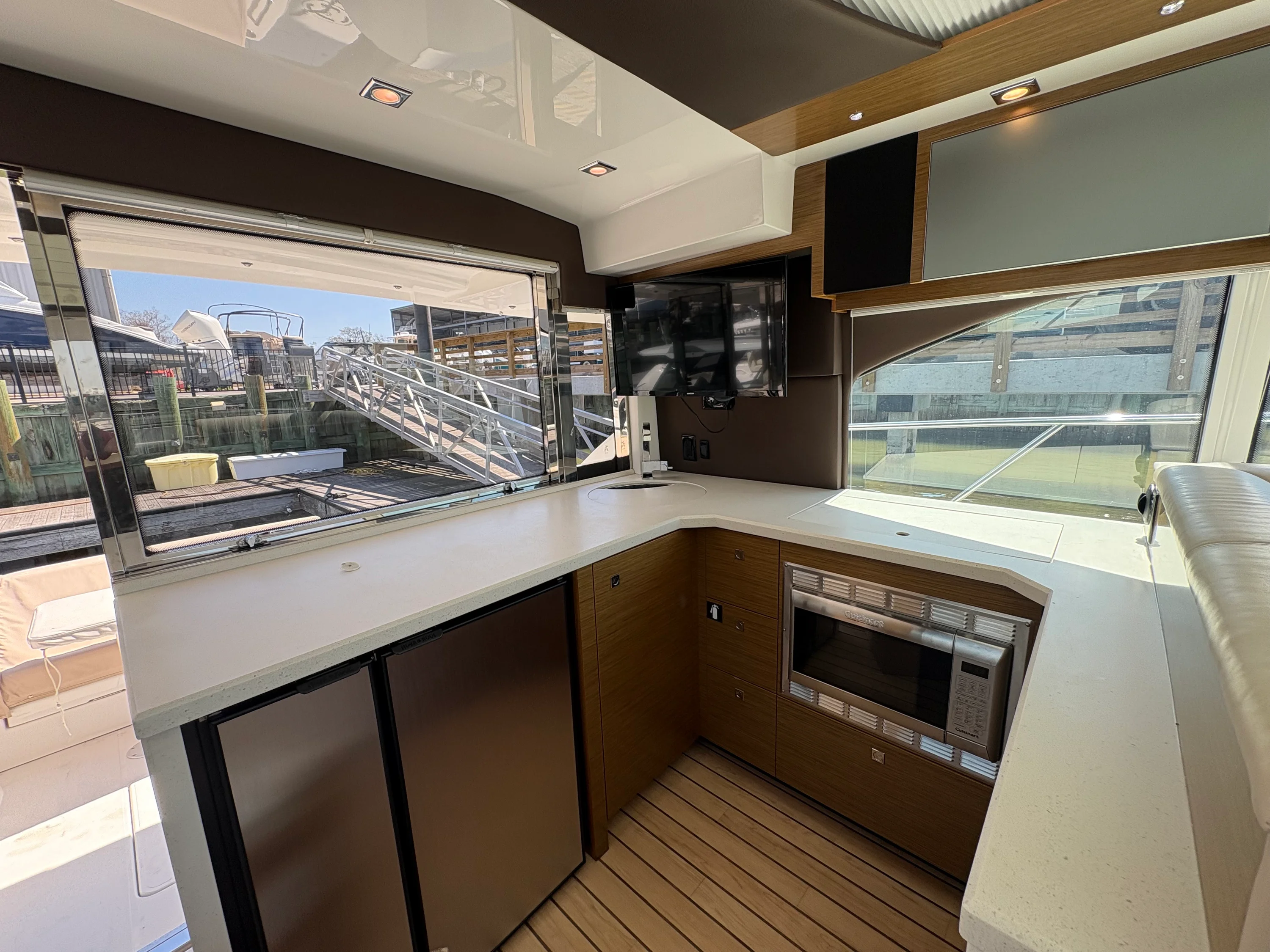 2015 Cruisers Yachts 450 CANTIUS Image Thumbnail #21