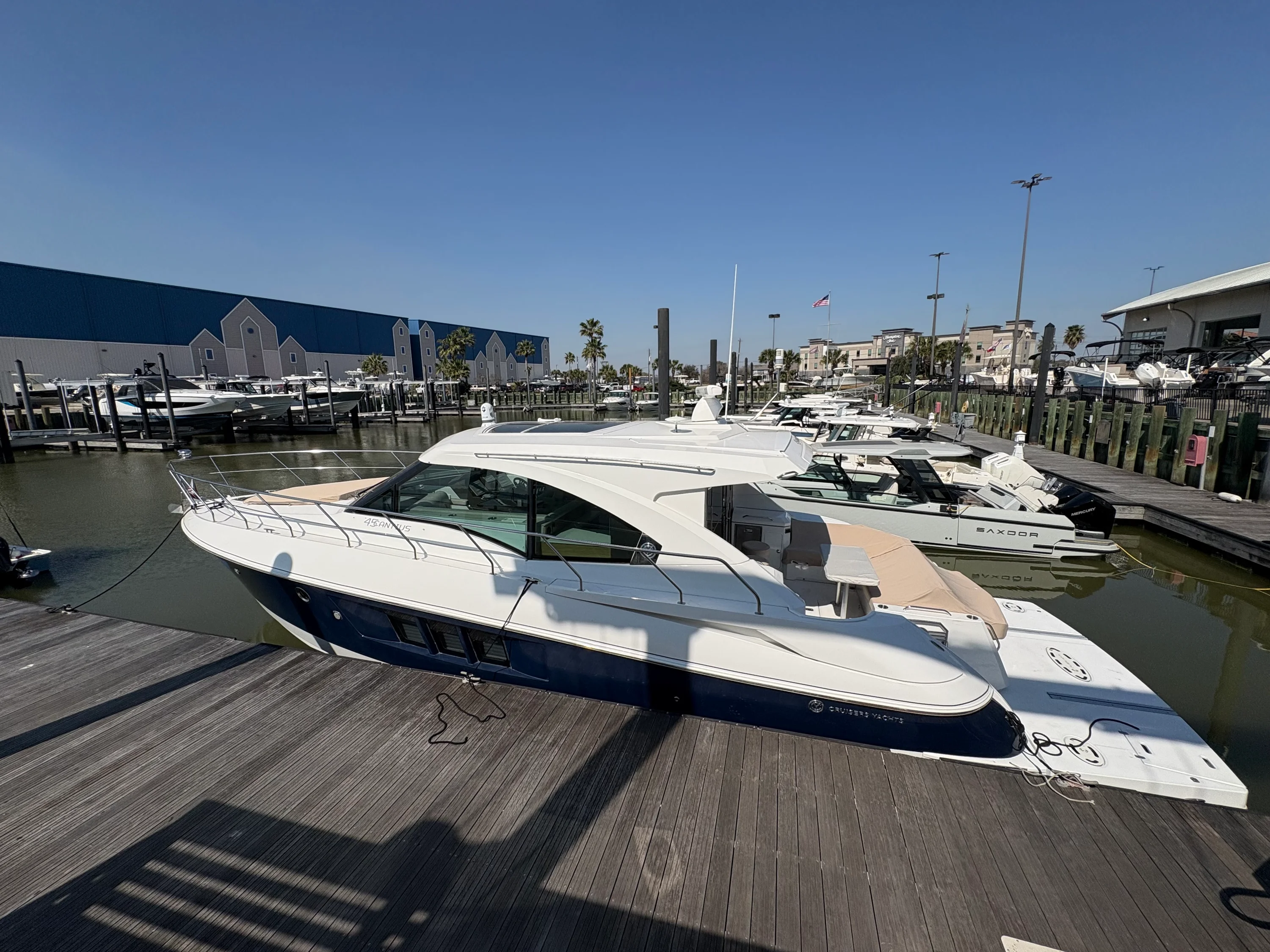 2015 Cruisers Yachts 450 CANTIUS Image Thumbnail #0