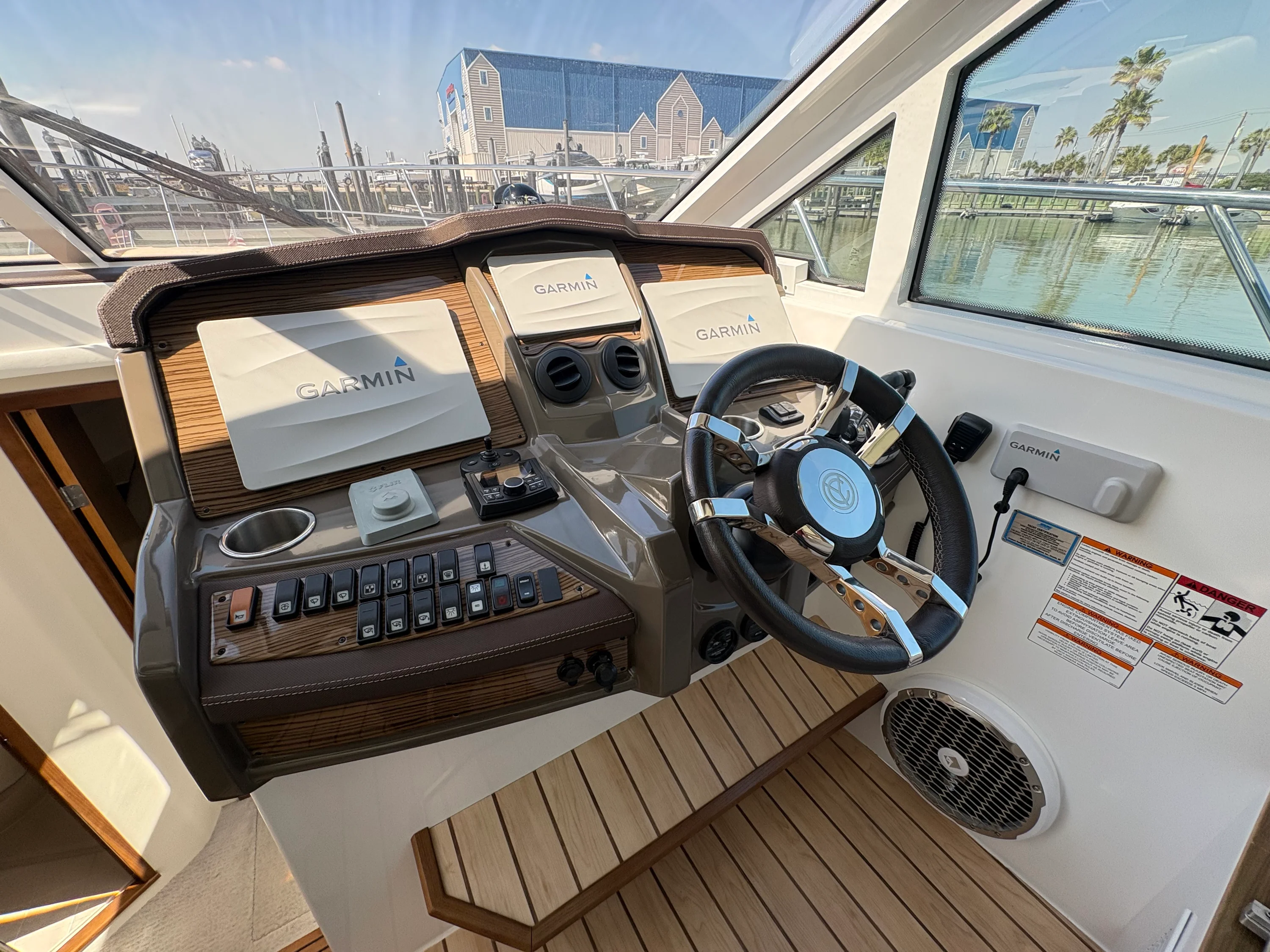 2015 Cruisers Yachts 450 CANTIUS Image Thumbnail #14