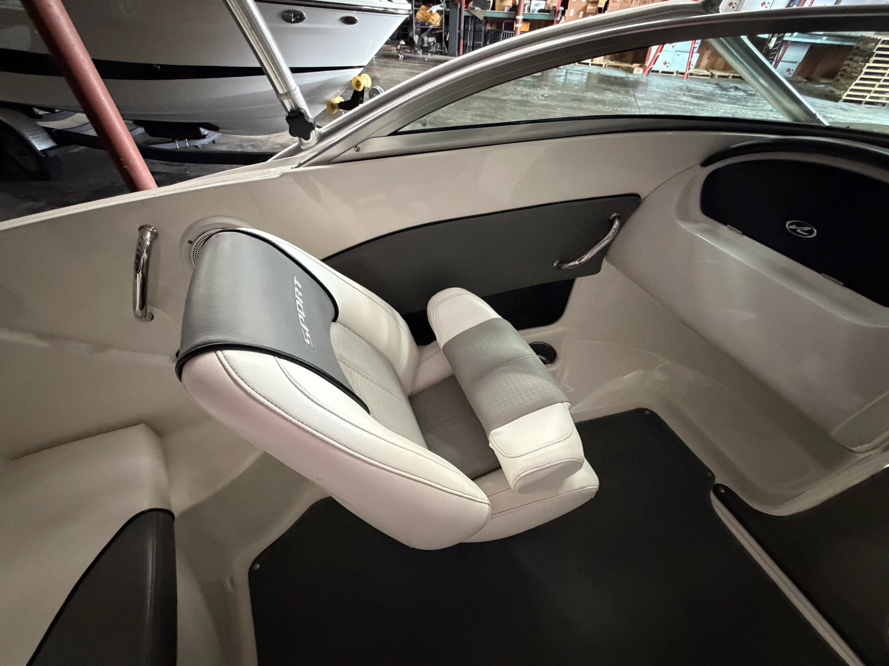 2011 Sea Ray 185 Sport Image Thumbnail #28