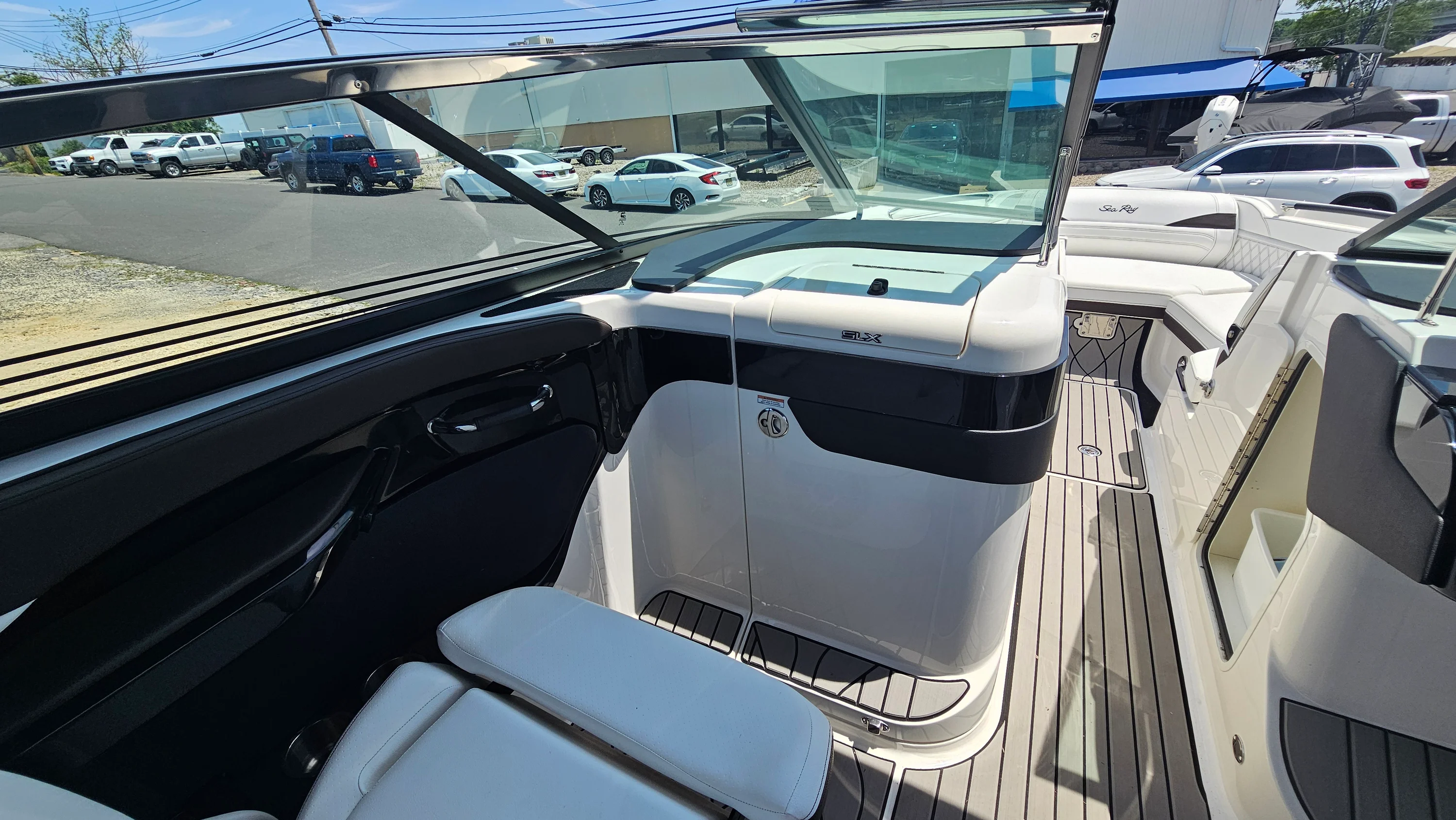 2024 Sea Ray SLX 280 OB Image Thumbnail #19