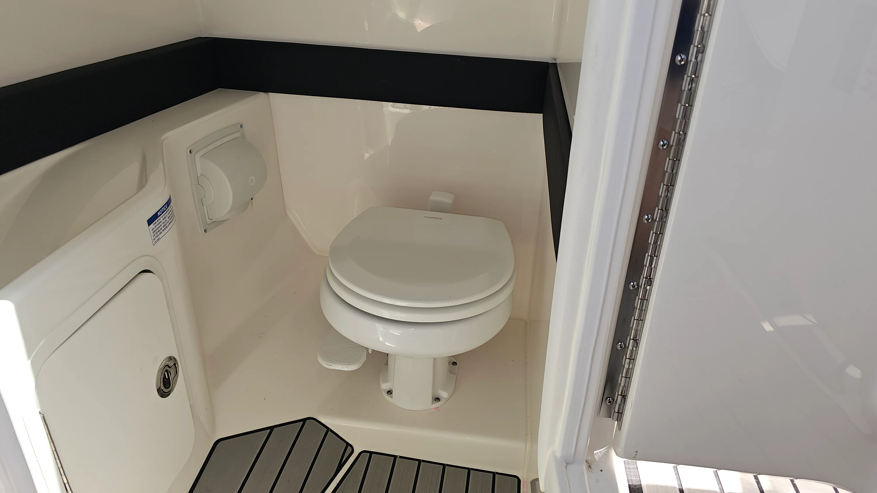 2024 Sea Ray SLX 280 OB Image Thumbnail #20