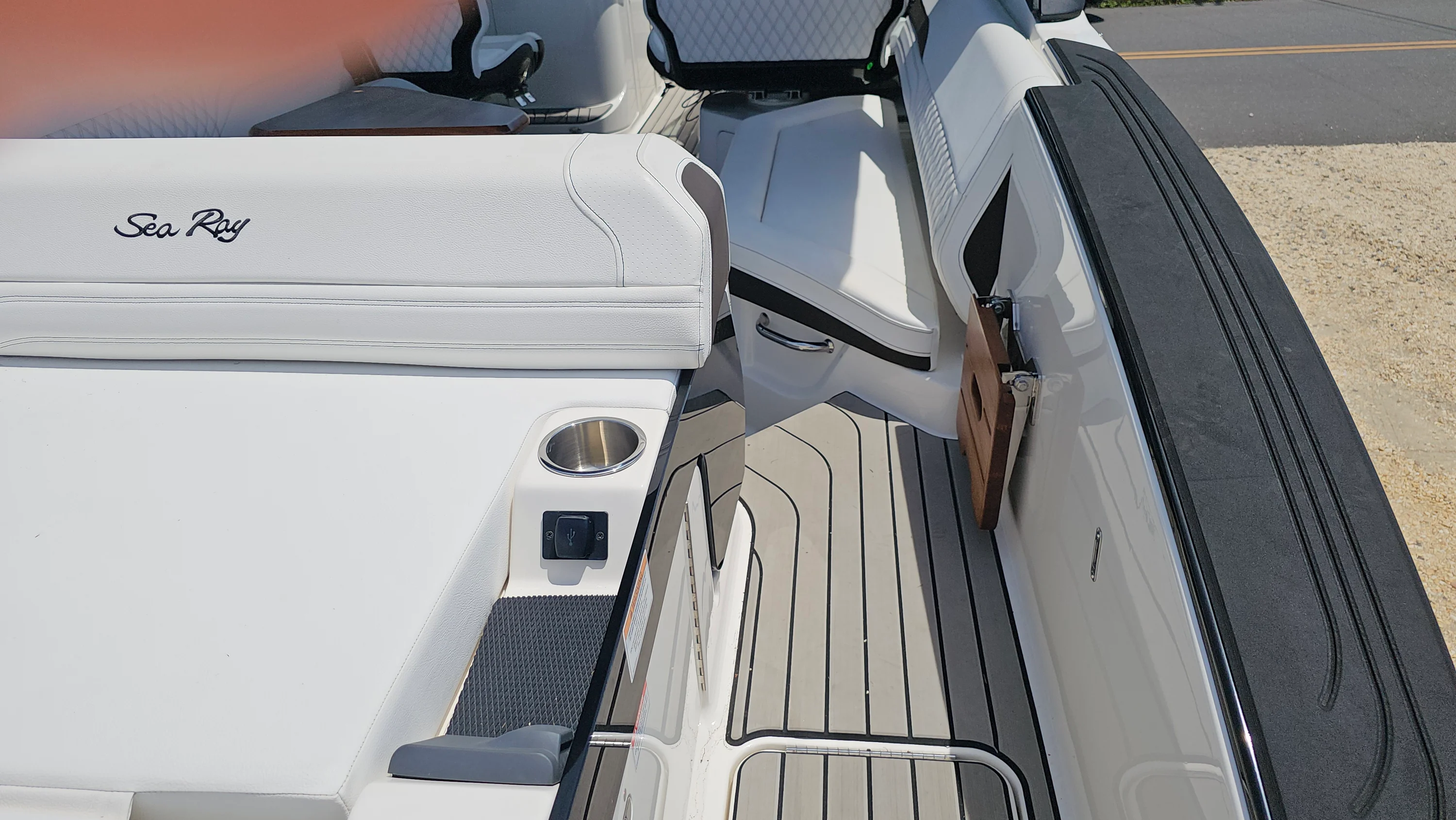 2024 Sea Ray SLX 280 OB Image Thumbnail #9