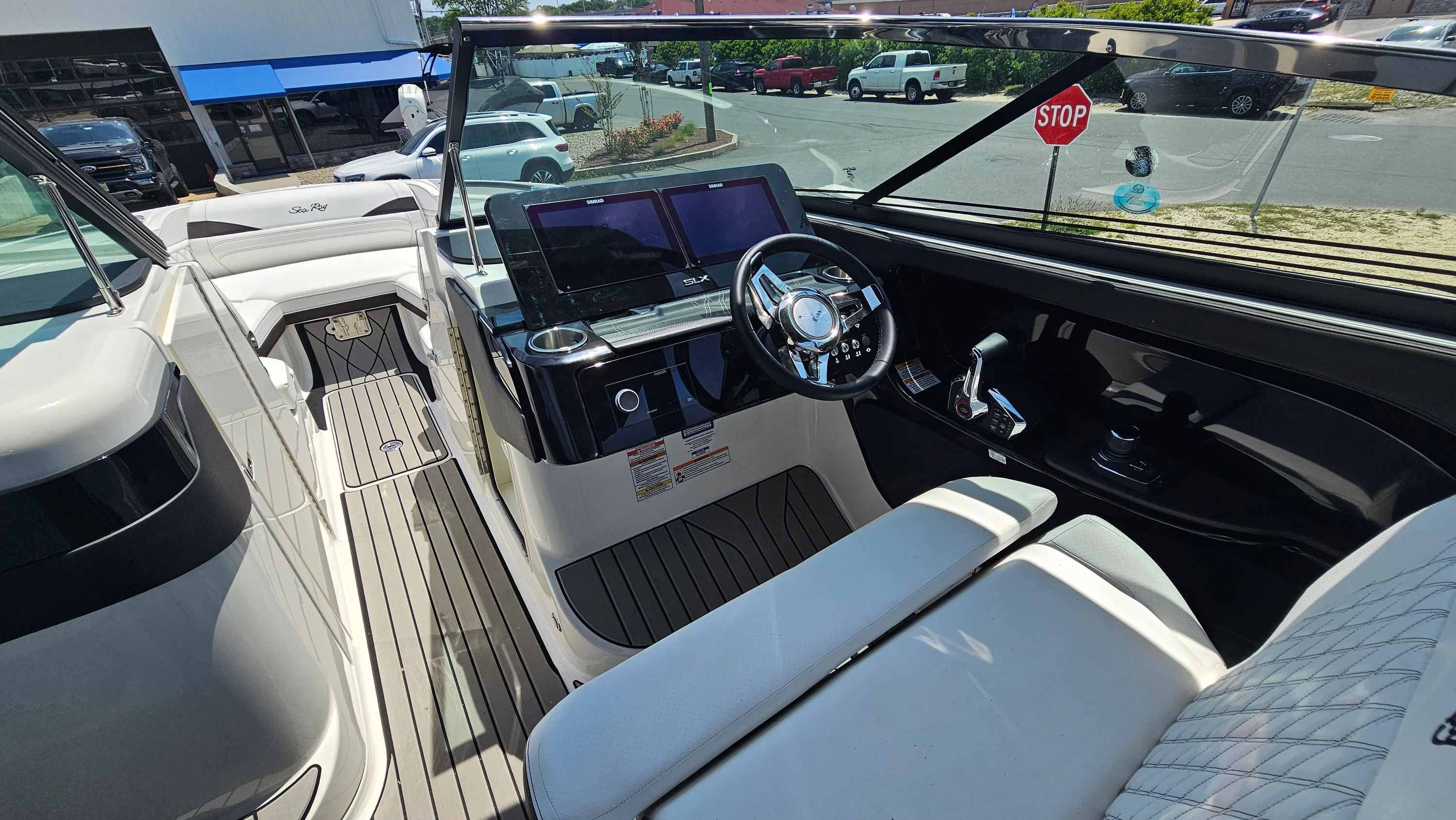 2024 Sea Ray SLX 280 OB Image Thumbnail #17