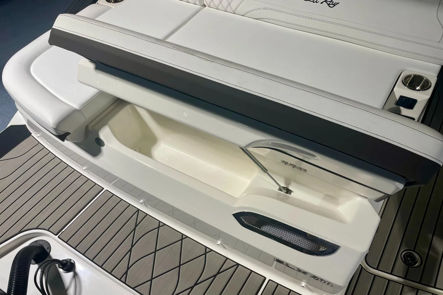 2024 Sea Ray 280 SLX OB Image Thumbnail #6