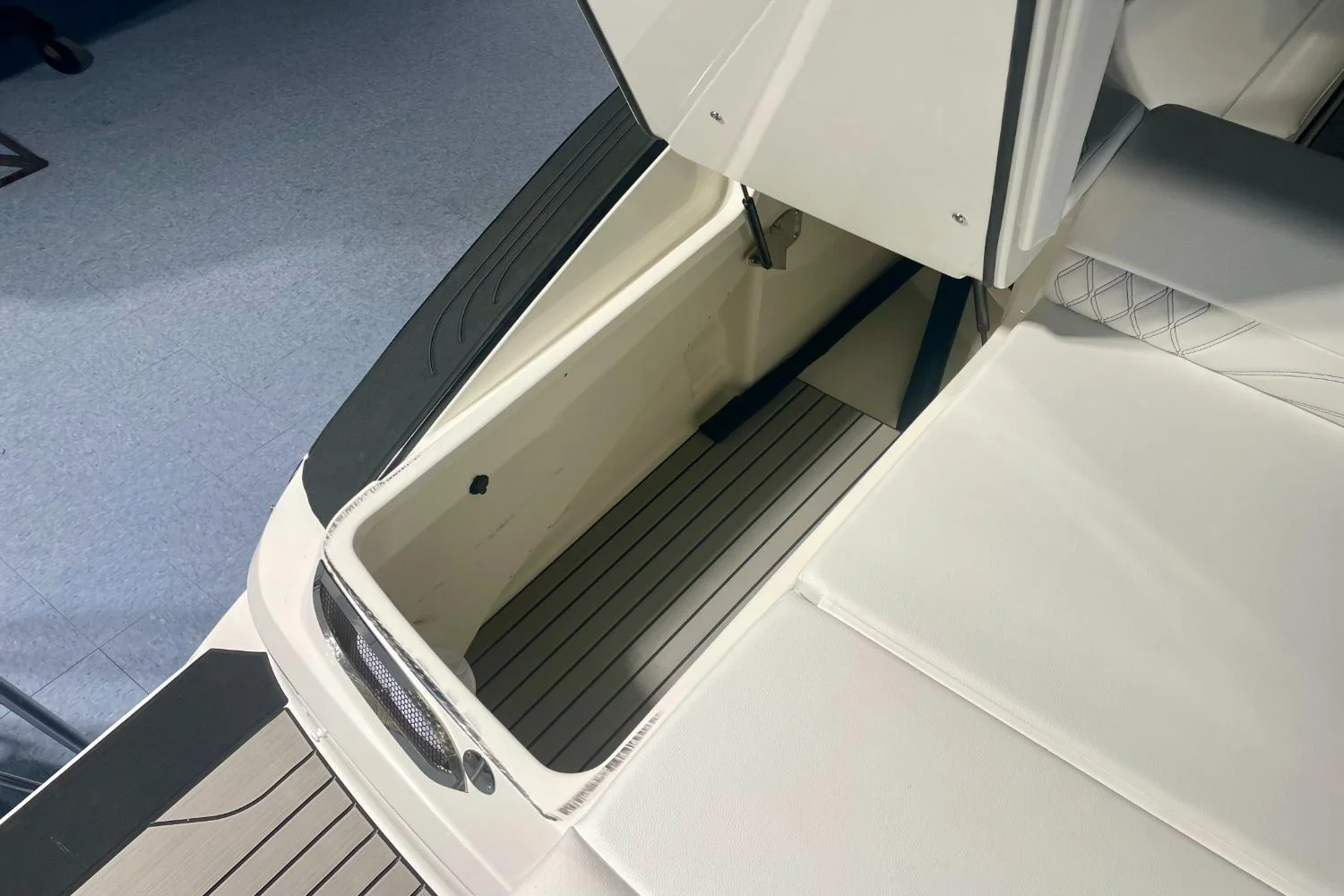 2024 Sea Ray 280 SLX OB Image Thumbnail #7