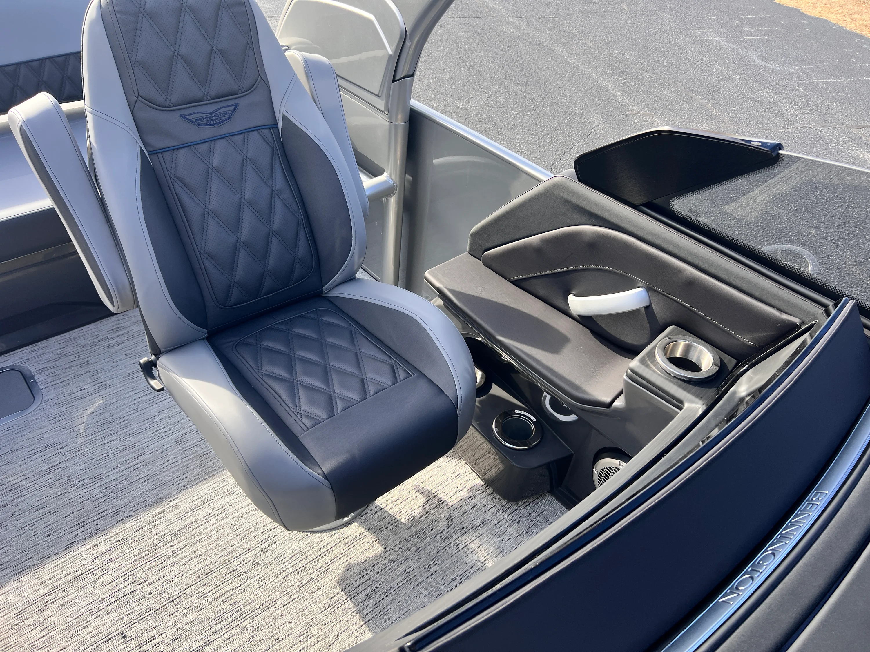 2026 Bennington 27RXSB Image Thumbnail #24