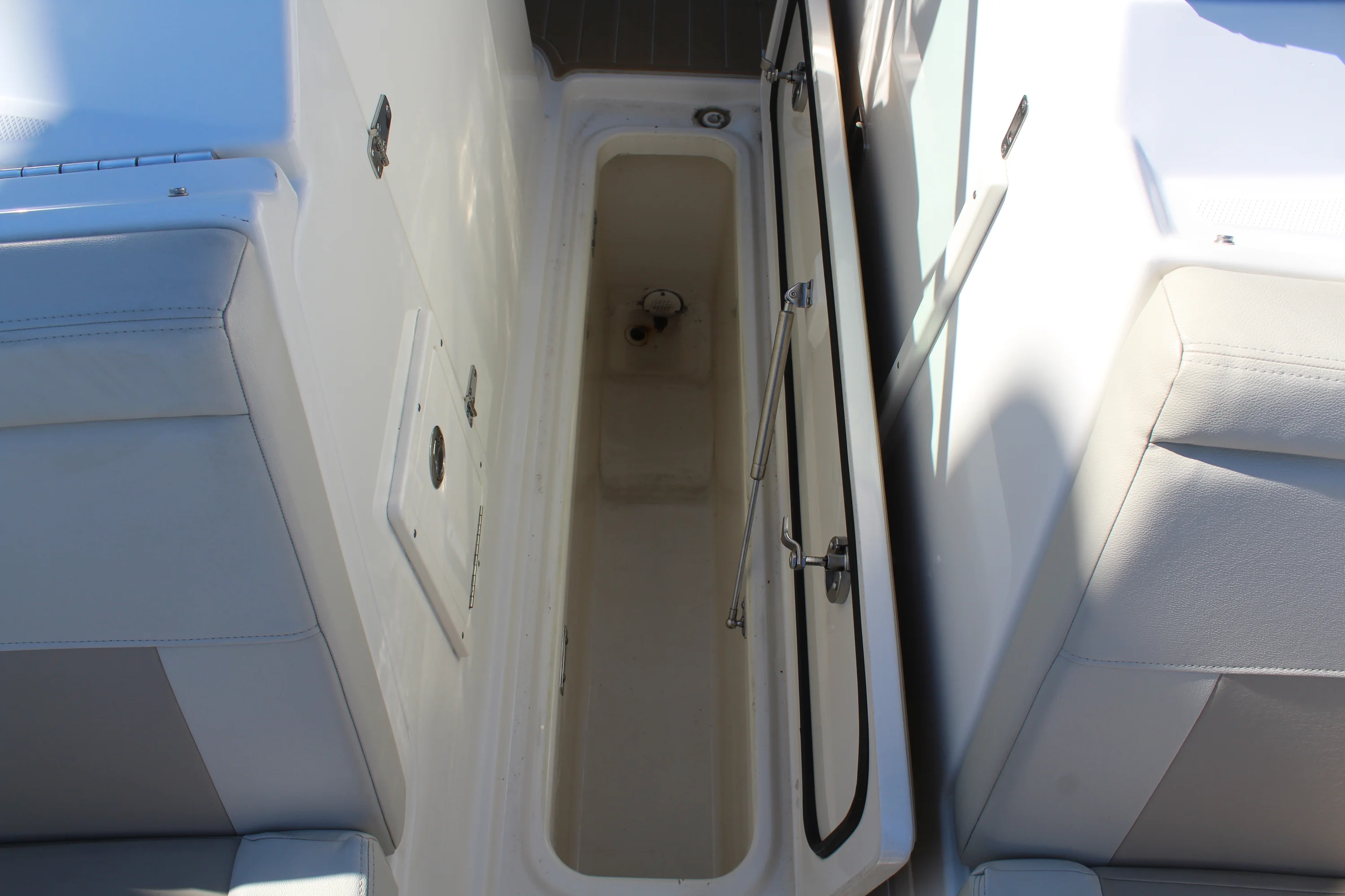 2023 Boston Whaler 240 VANTAGE Image Thumbnail #36