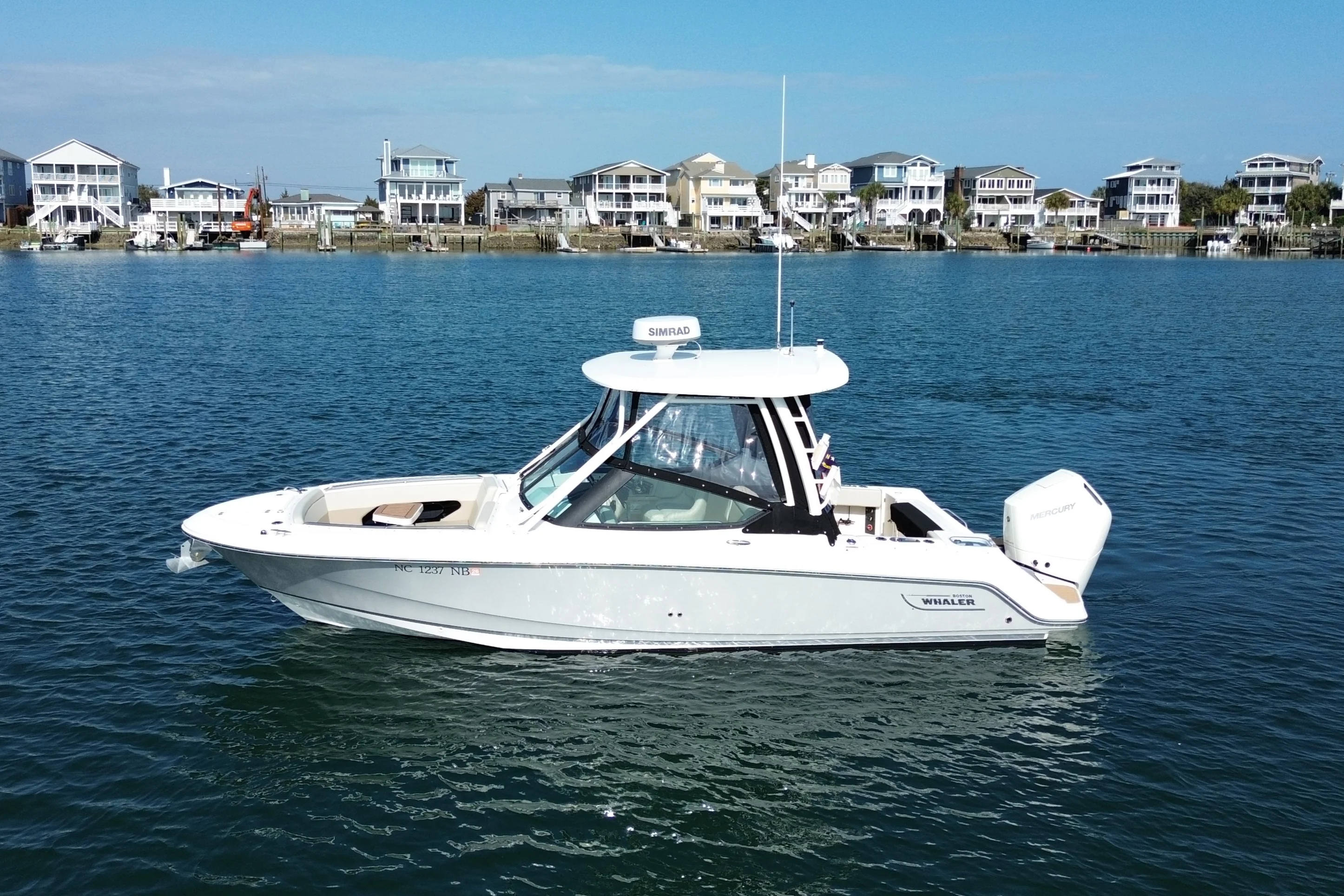 2023 Boston Whaler 240 VANTAGE Image Thumbnail #2