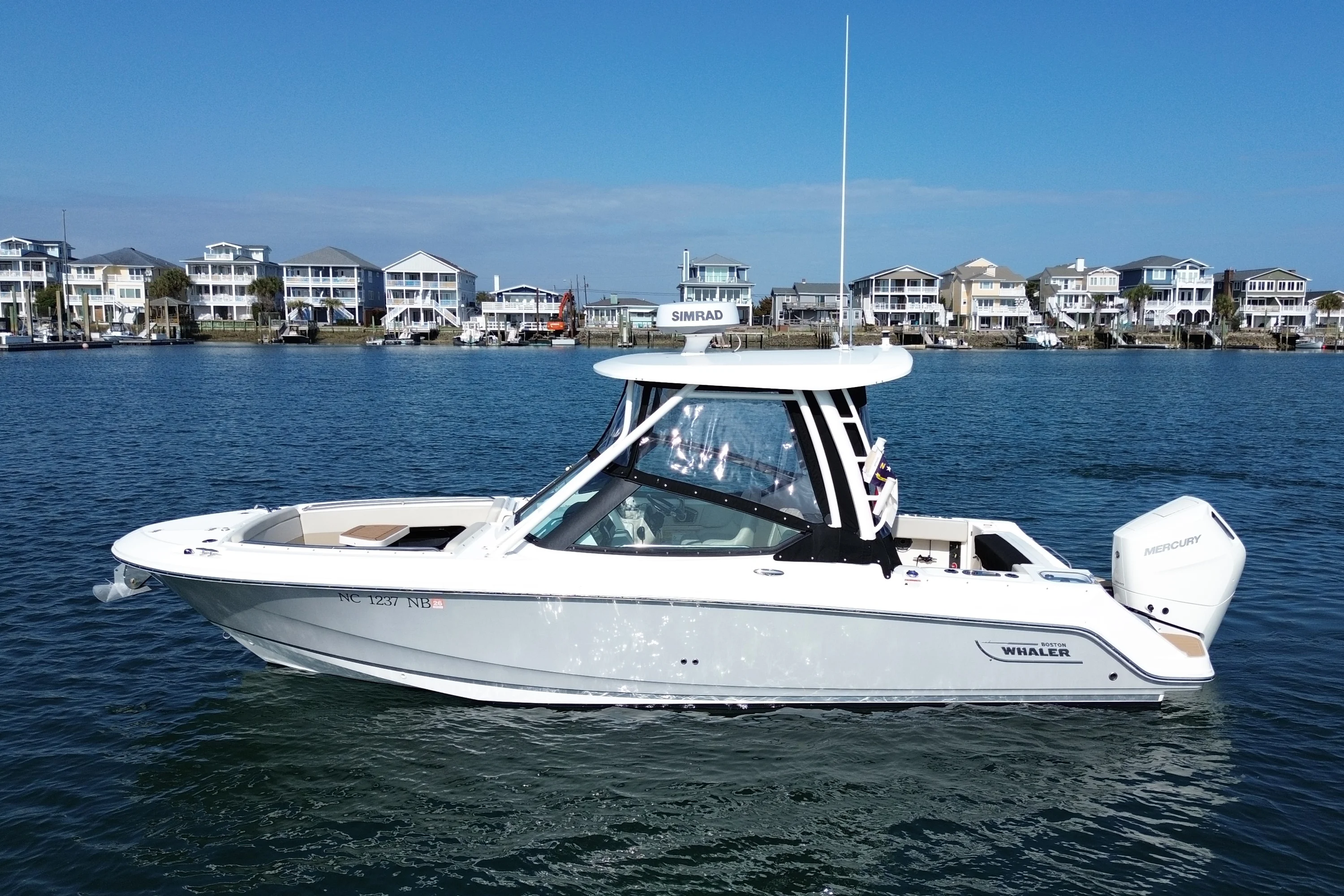 2023 Boston Whaler 240 VANTAGE Image Thumbnail #0