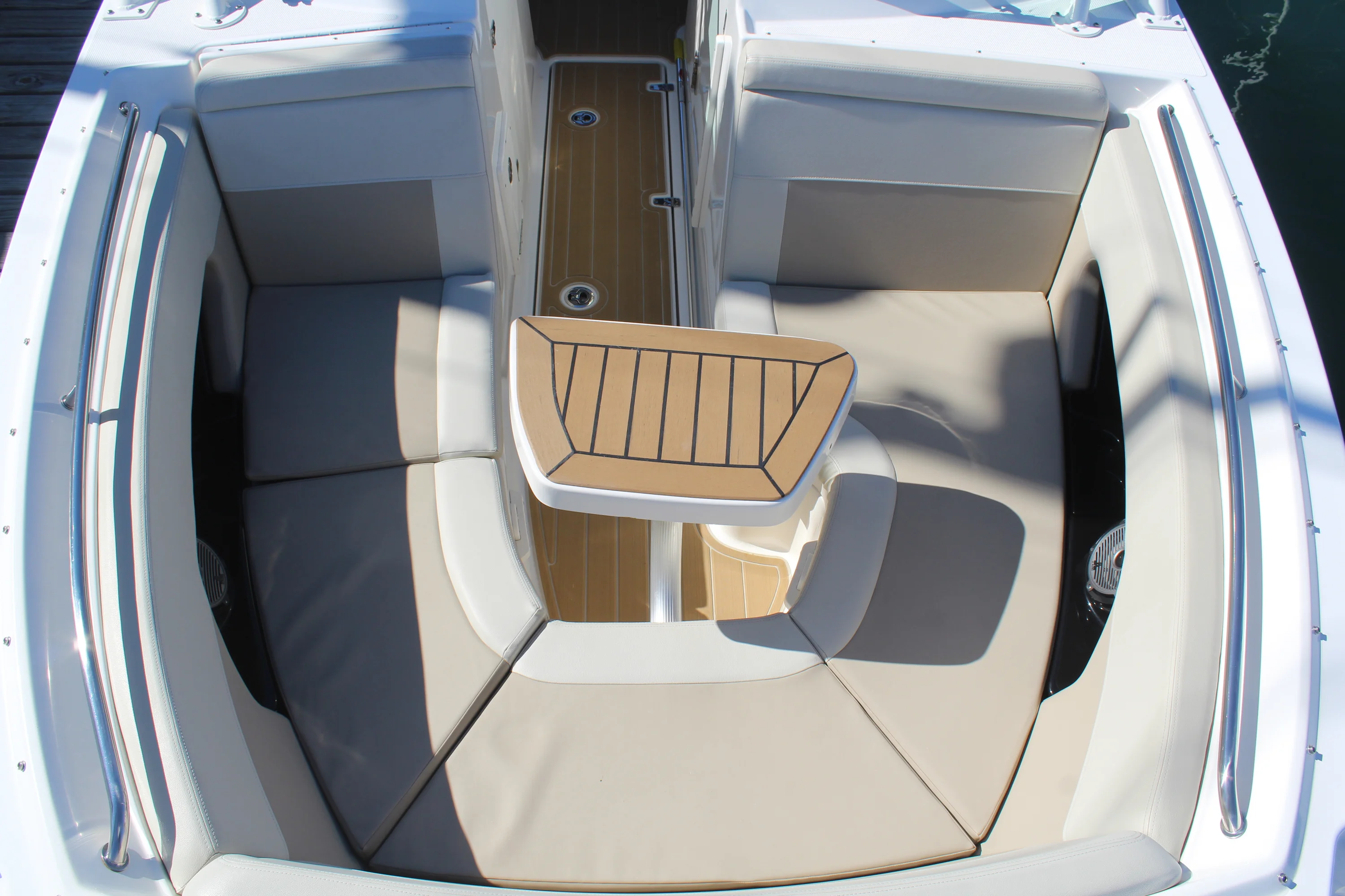2023 Boston Whaler 240 VANTAGE Image Thumbnail #30