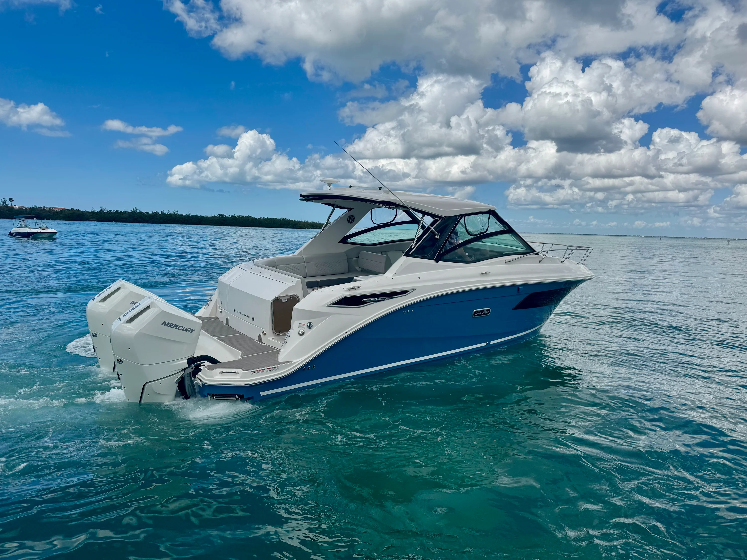 2025 Sea Ray 320 SUNDANCER OB Image Thumbnail #52