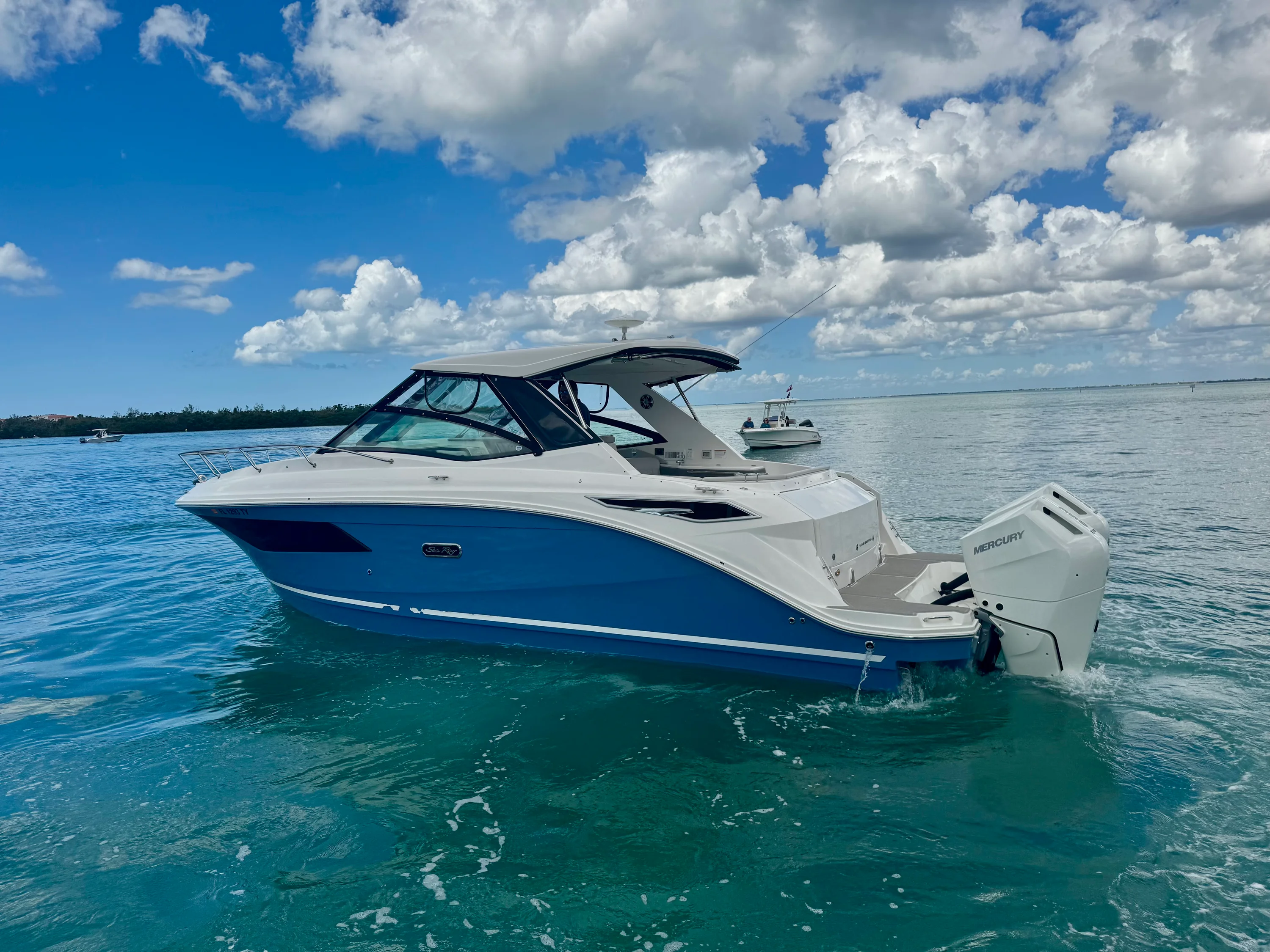 2025 Sea Ray 320 SUNDANCER OB Image Thumbnail #45