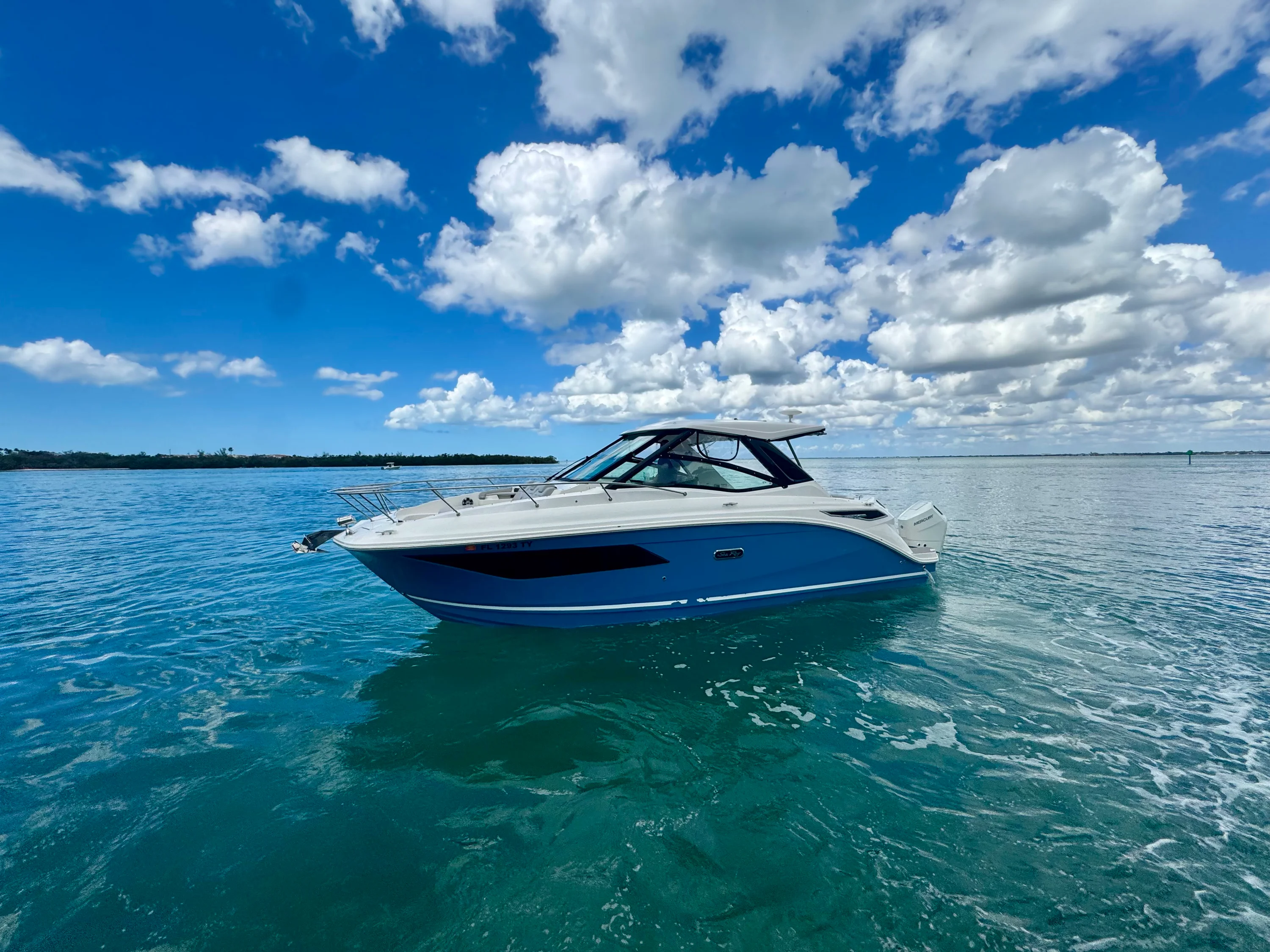 2025 Sea Ray 320 SUNDANCER OB Image Thumbnail #43