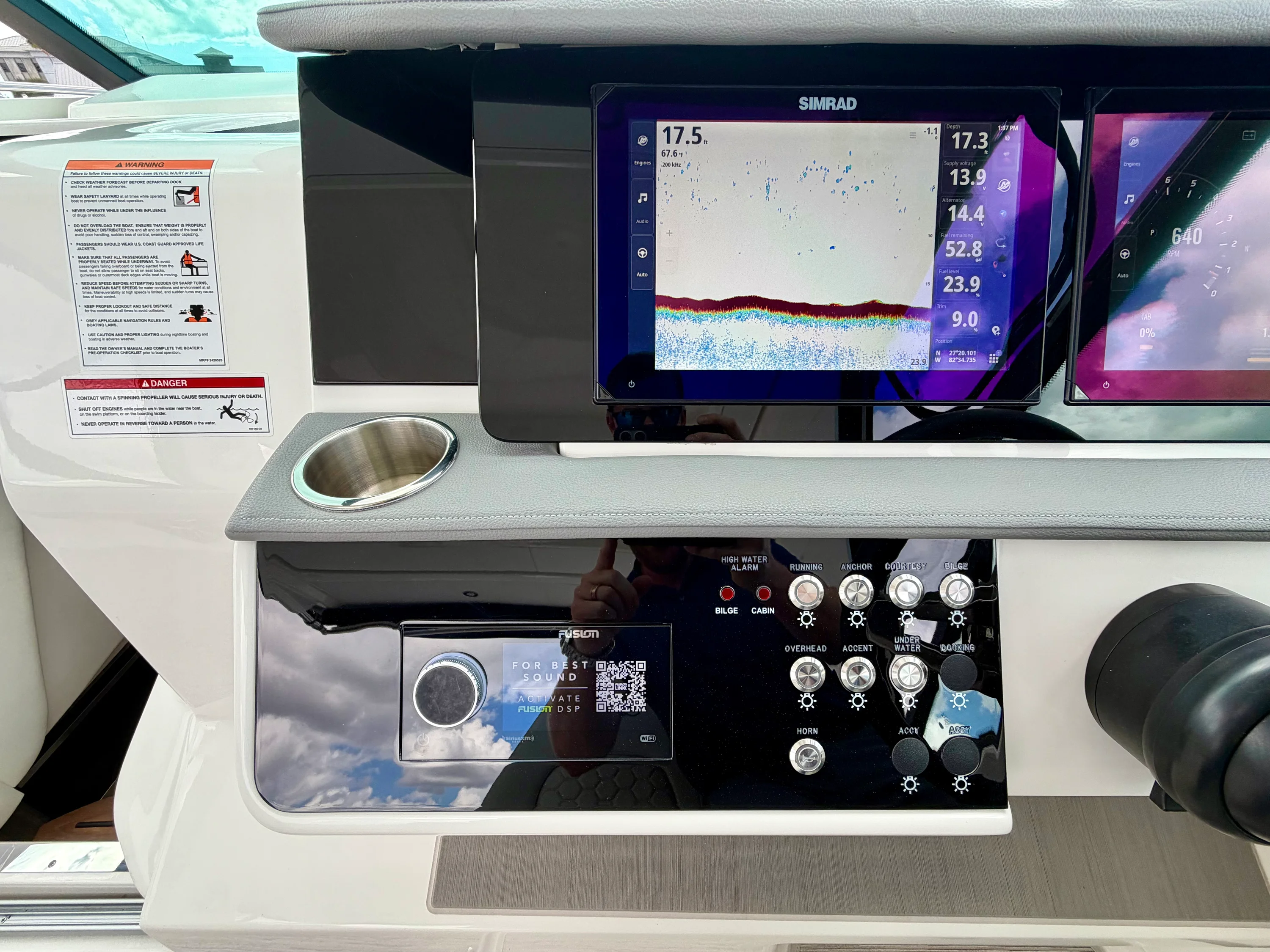 2025 Sea Ray 320 SUNDANCER OB Image Thumbnail #25