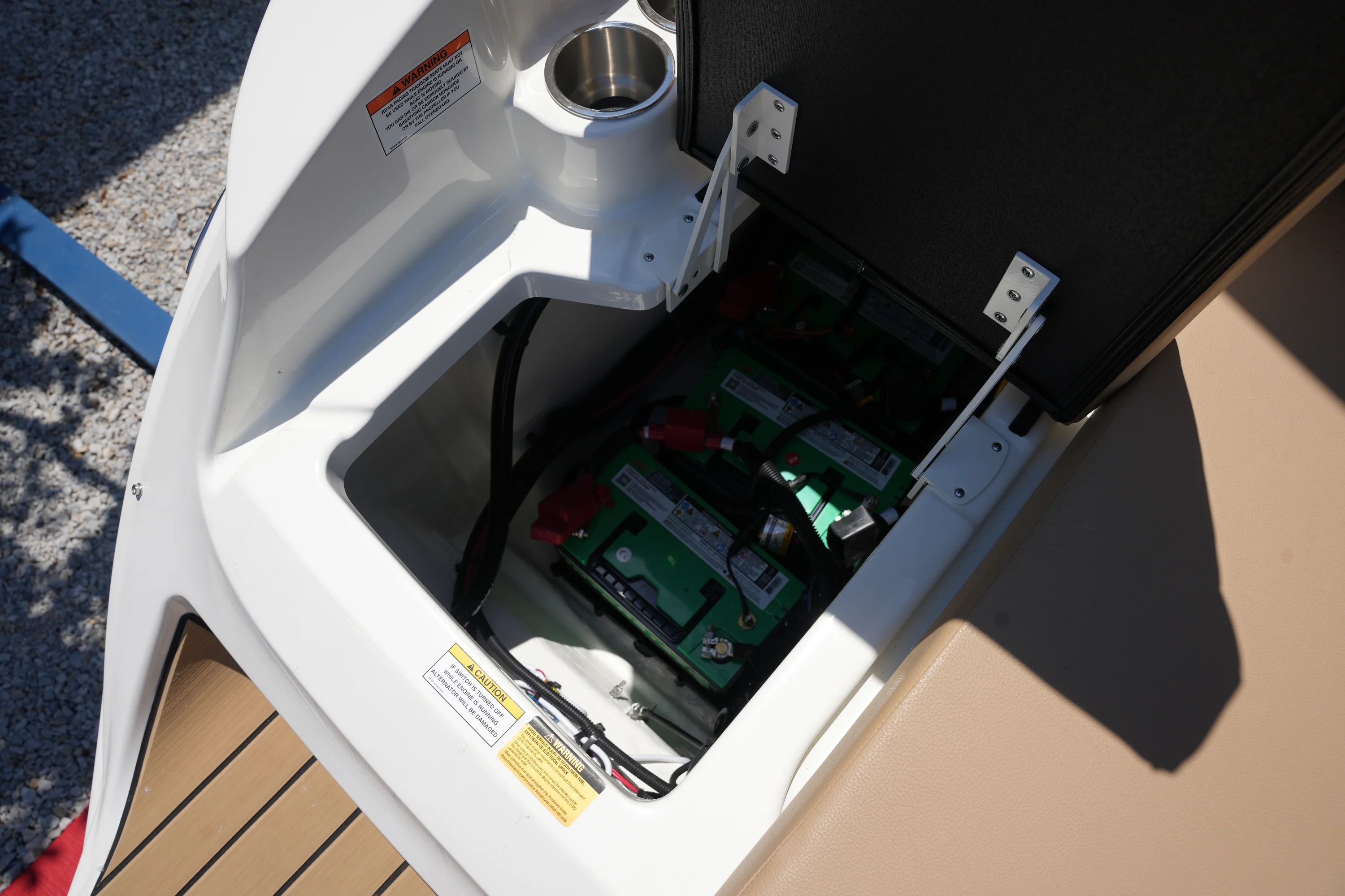2026 Sea Ray SDX 230 Image Thumbnail #7