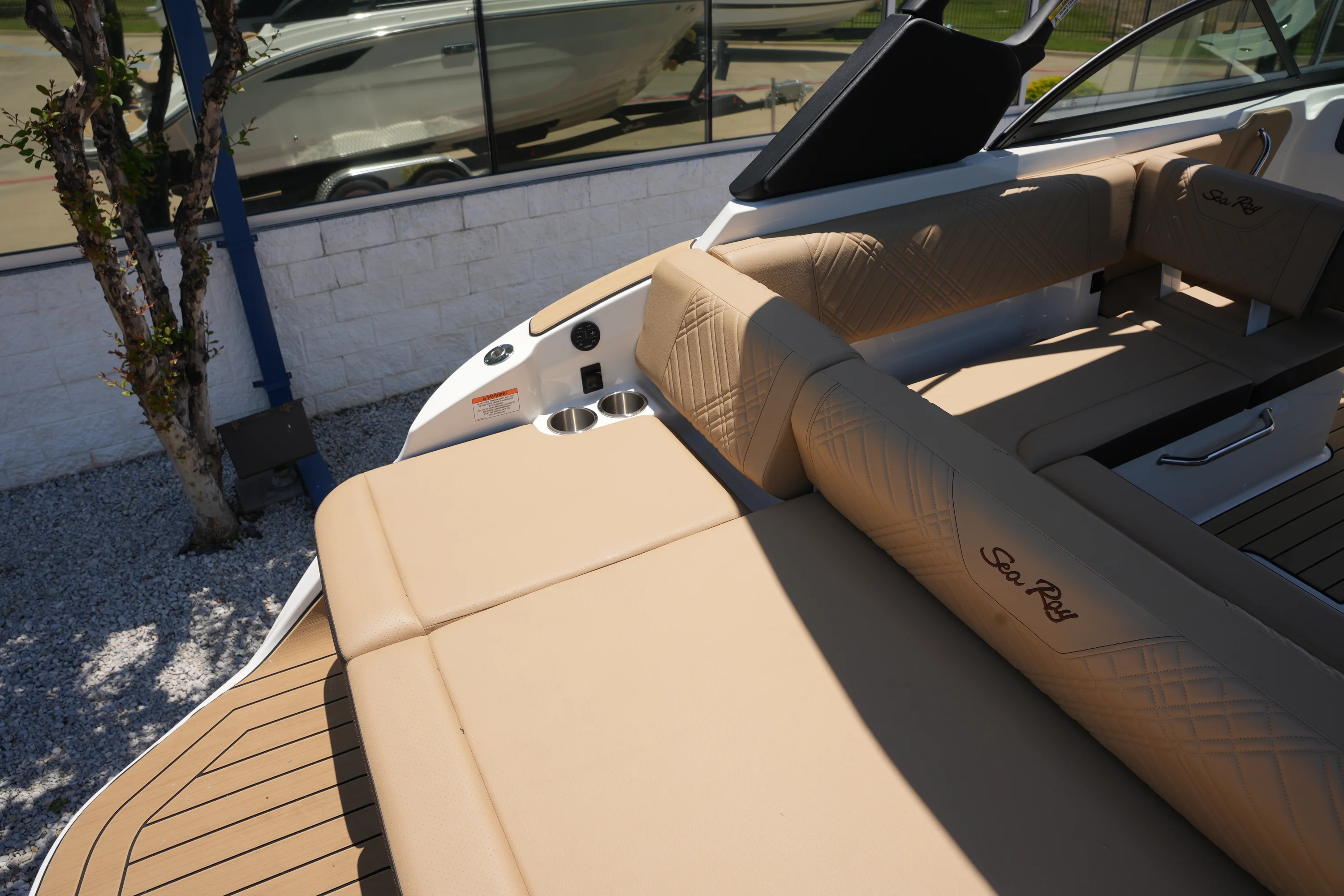 2026 Sea Ray SDX 230 Image Thumbnail #6