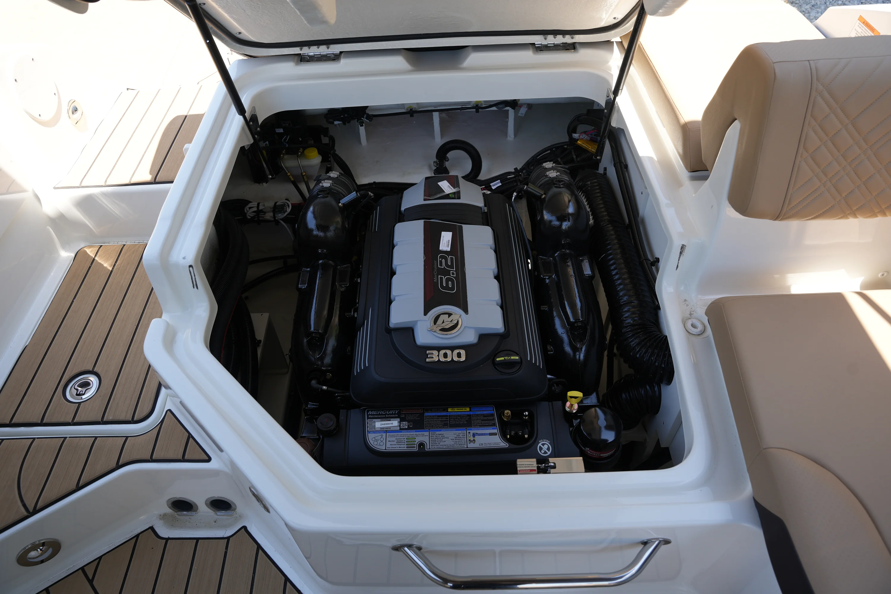 2026 Sea Ray SDX 230 Image Thumbnail #31