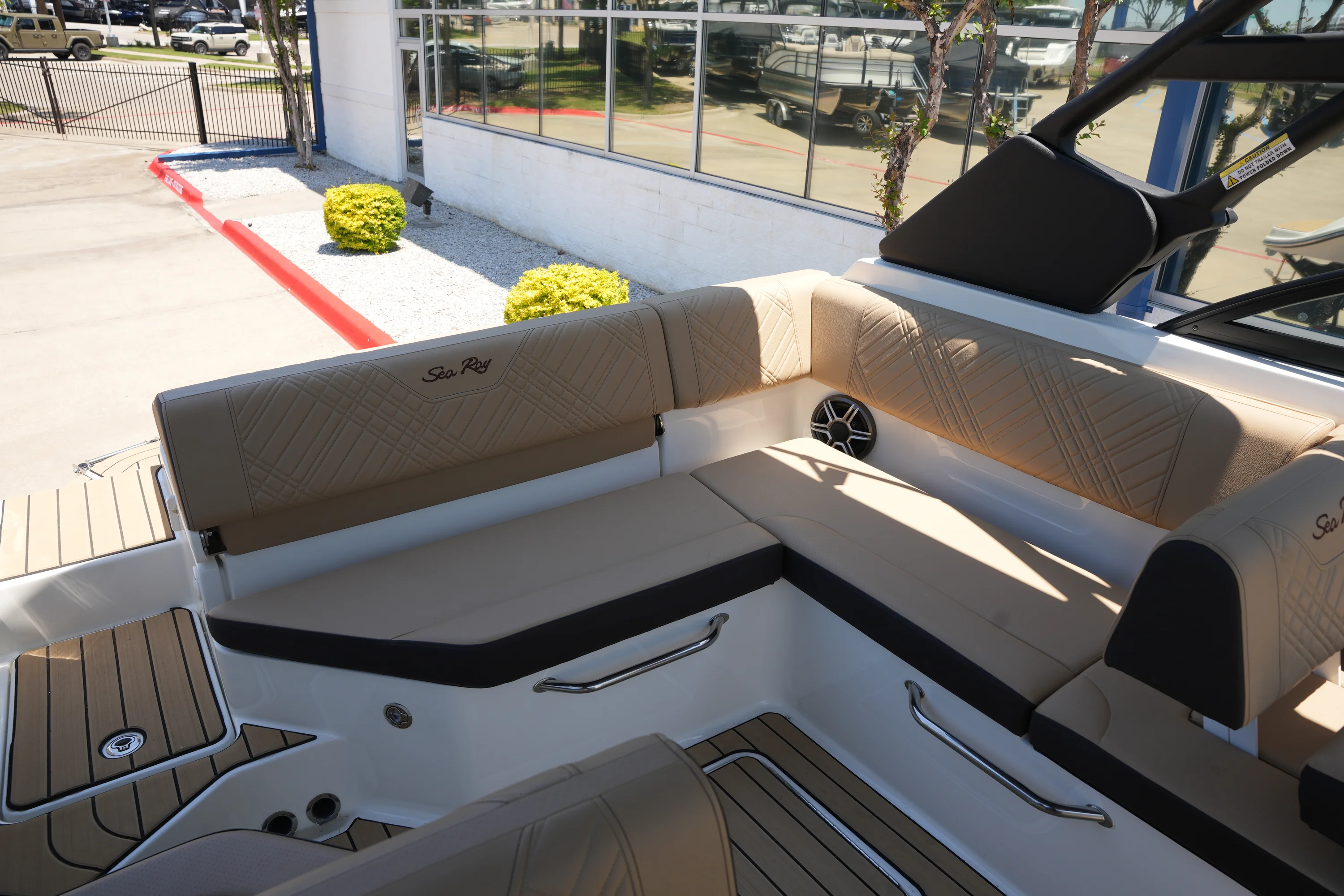 2026 Sea Ray SDX 230 Image Thumbnail #11