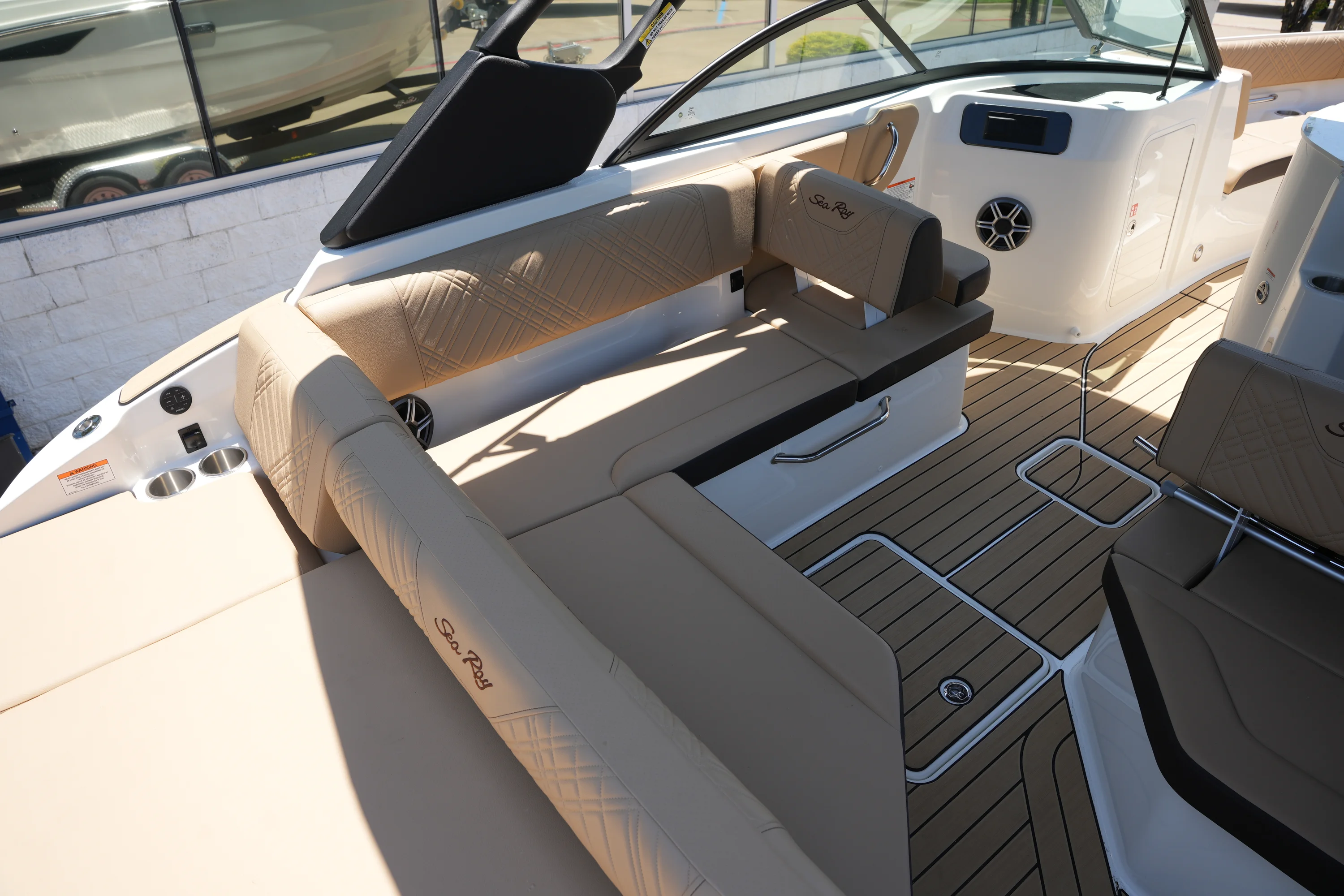 2026 Sea Ray SDX 230 Image Thumbnail #9