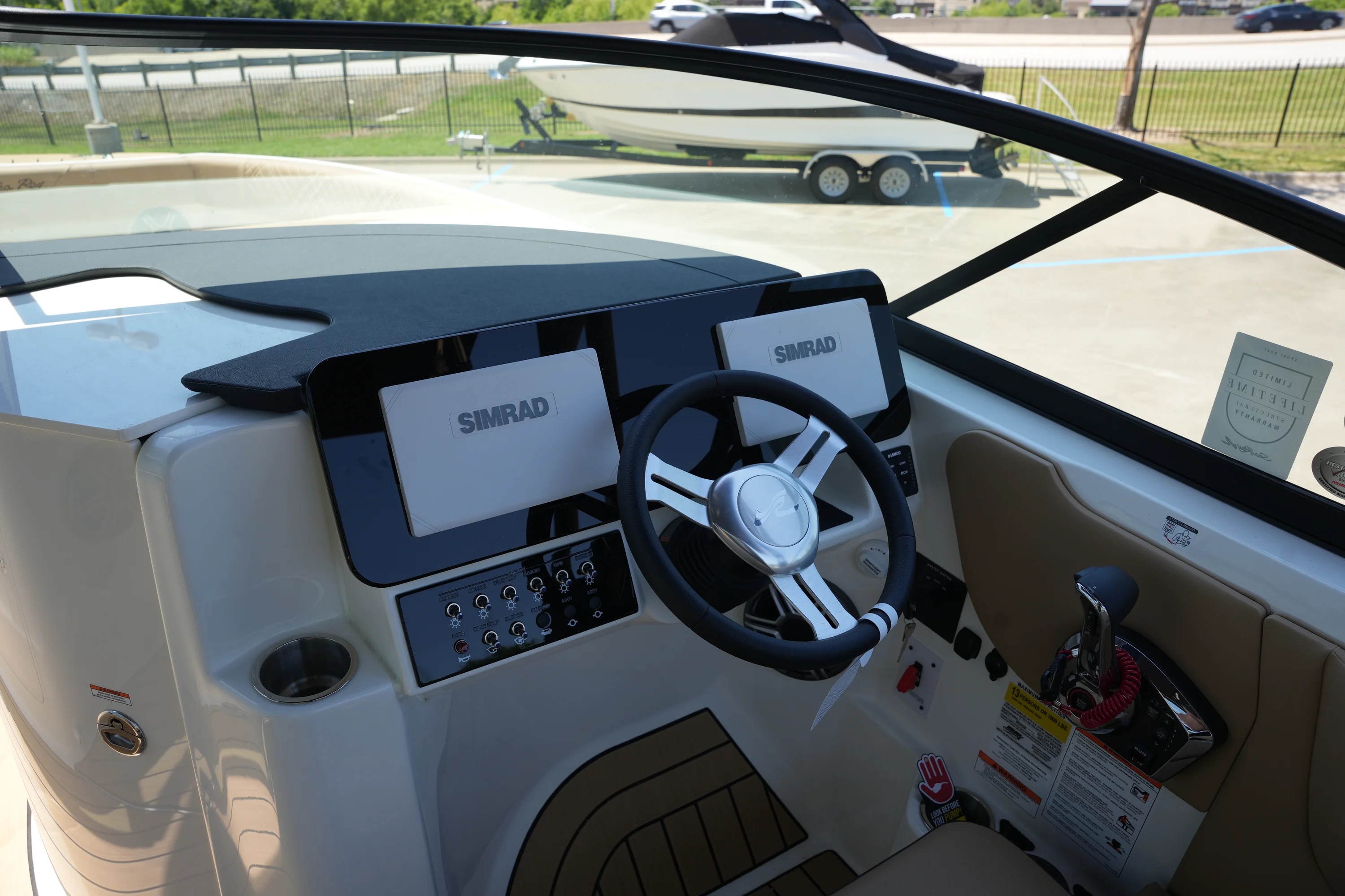 2026 Sea Ray SDX 230 Image Thumbnail #15