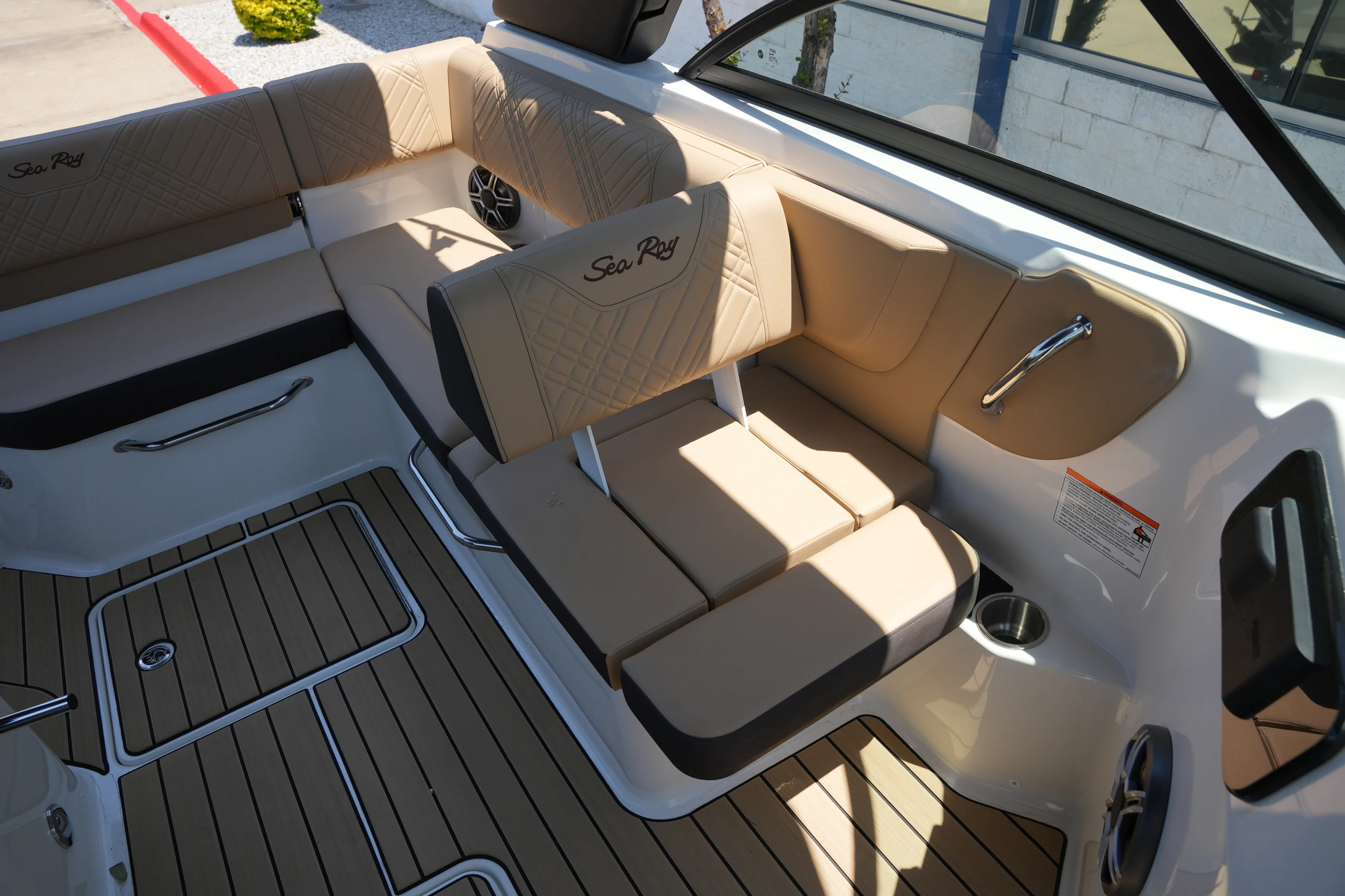 2026 Sea Ray SDX 230 Image Thumbnail #12
