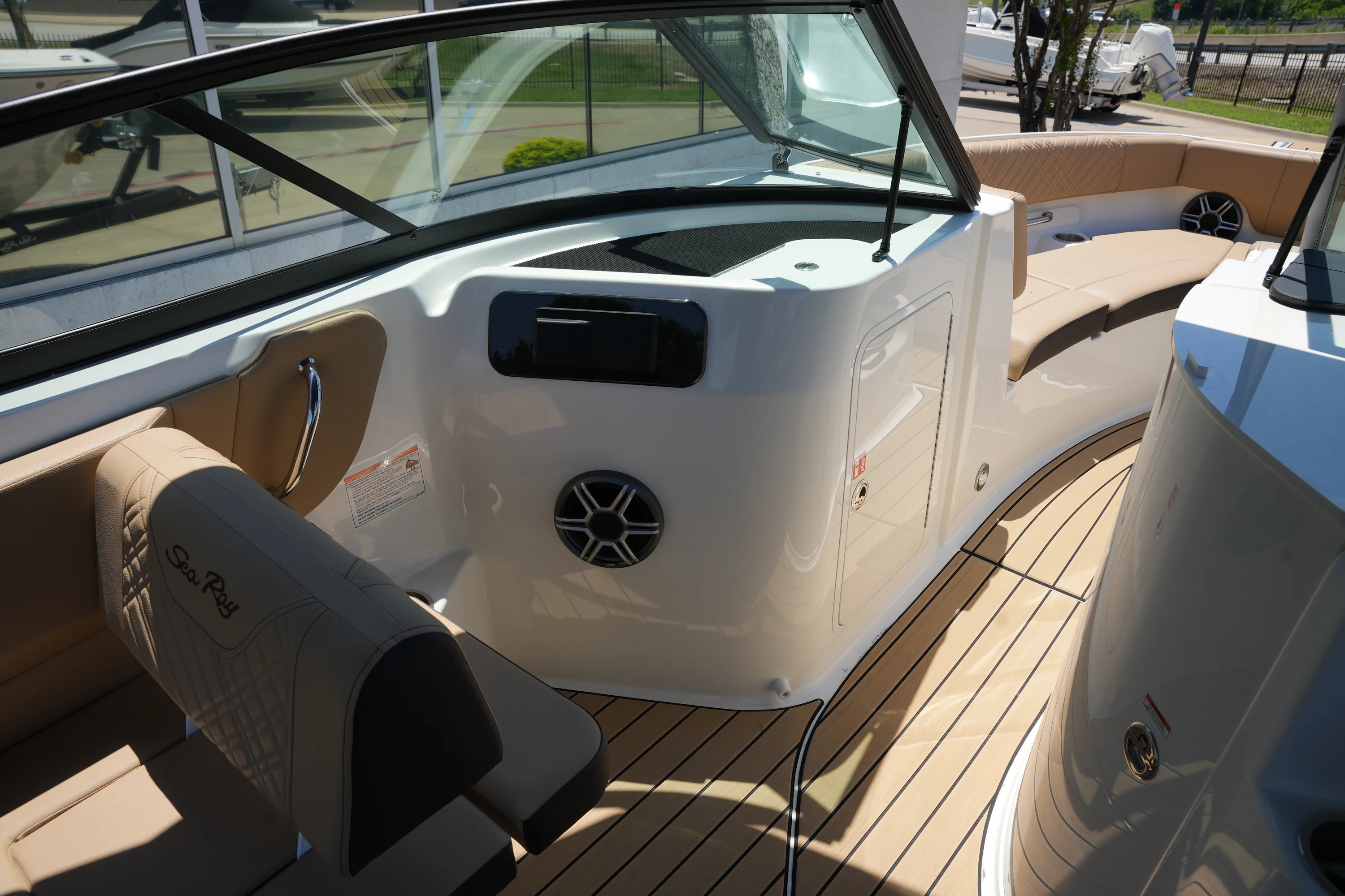 2026 Sea Ray SDX 230 Image Thumbnail #18