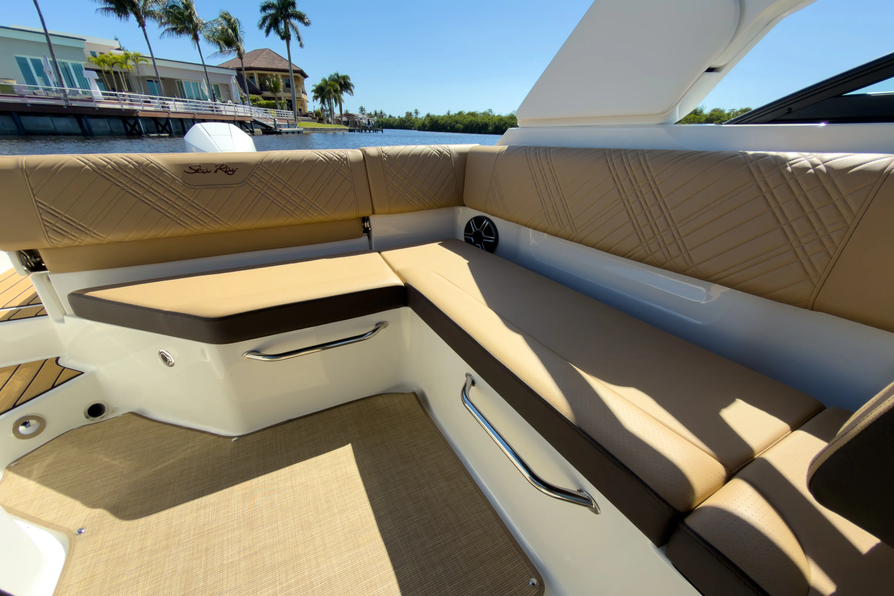 2026 Sea Ray SDX 250 Outboard Image Thumbnail #11