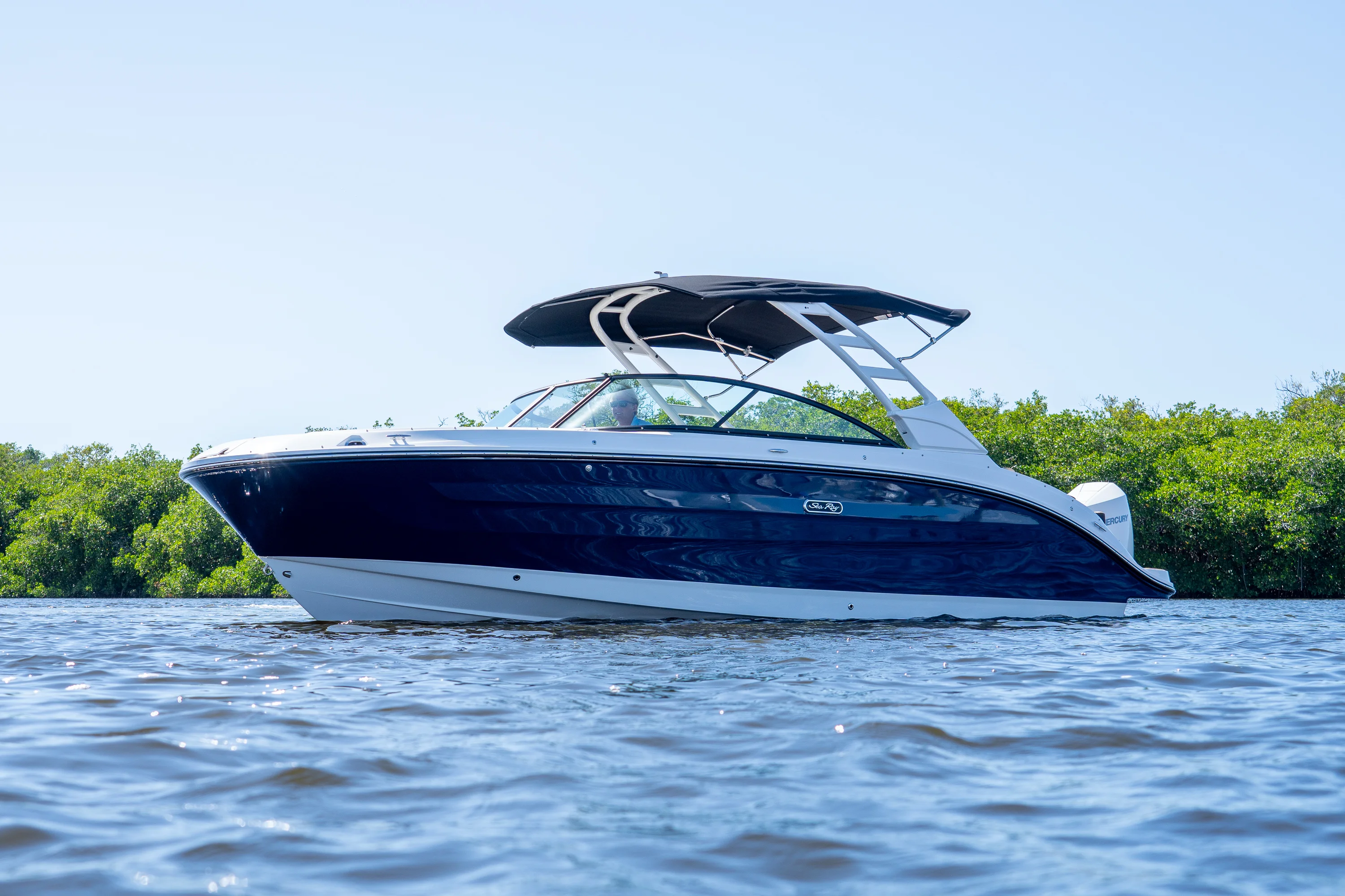 2026 Sea Ray SDX 250 Outboard Image Thumbnail #37