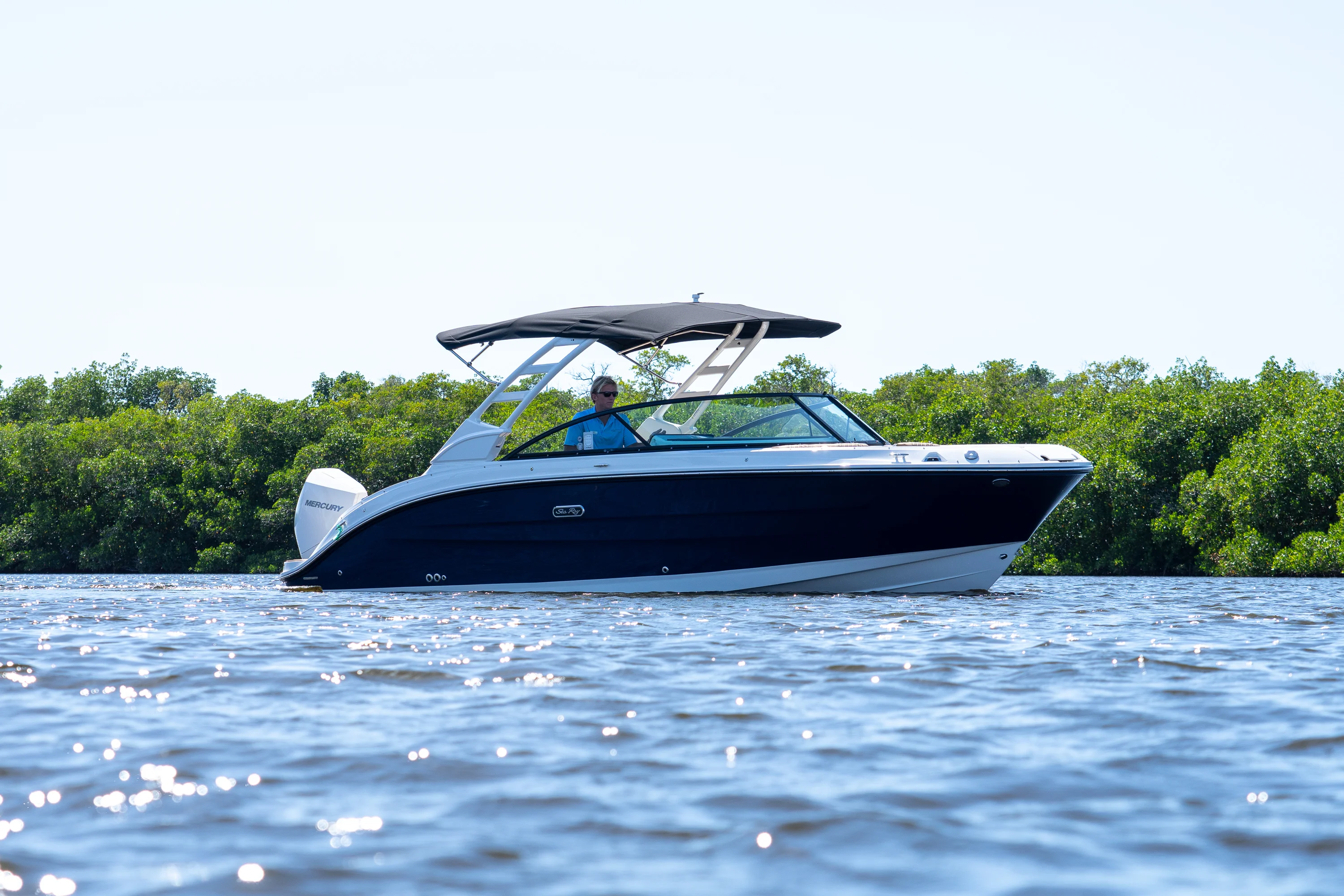 2026 Sea Ray SDX 250 Outboard Image Thumbnail #0