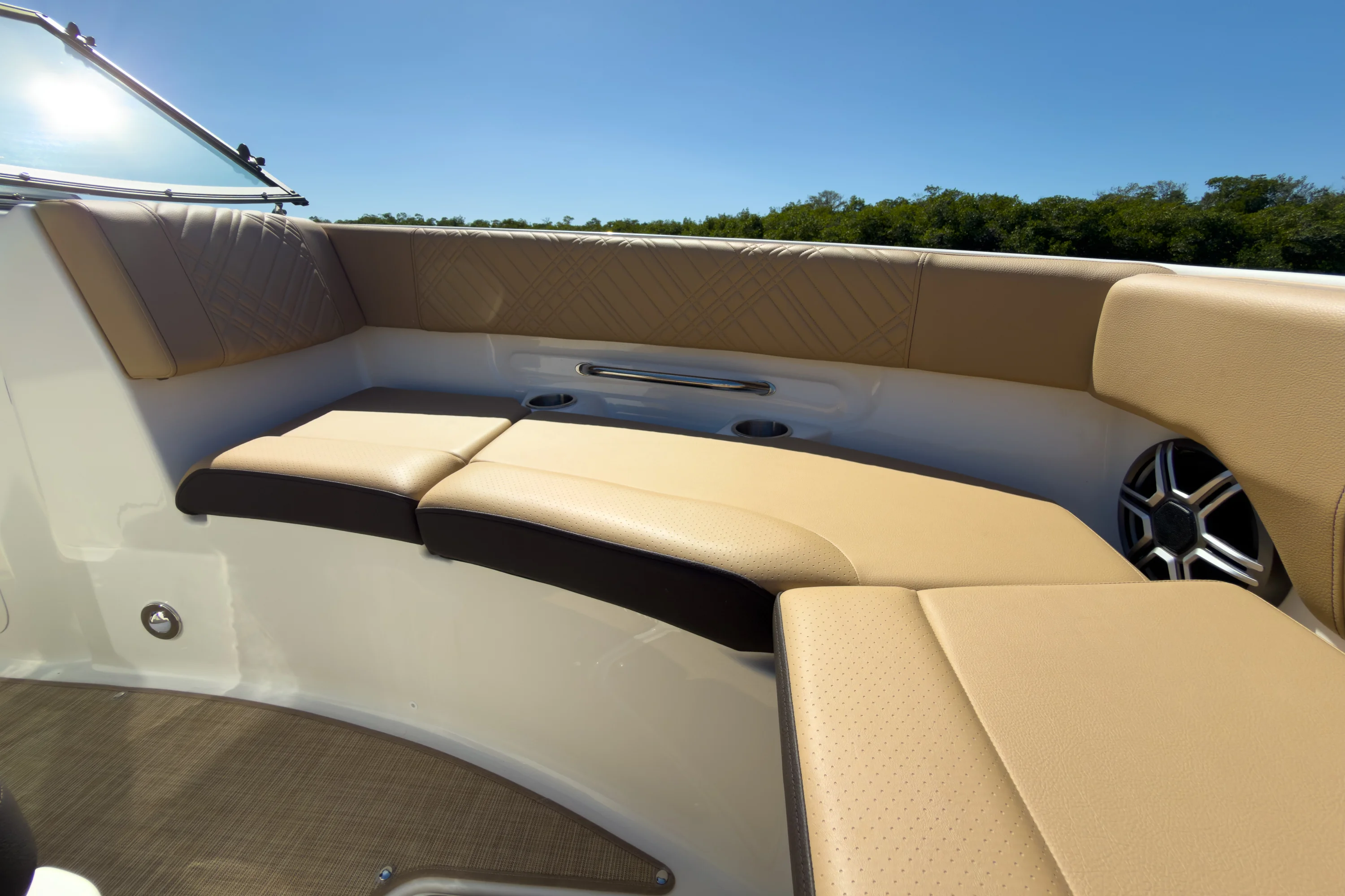 2026 Sea Ray SDX 250 Outboard Image Thumbnail #21