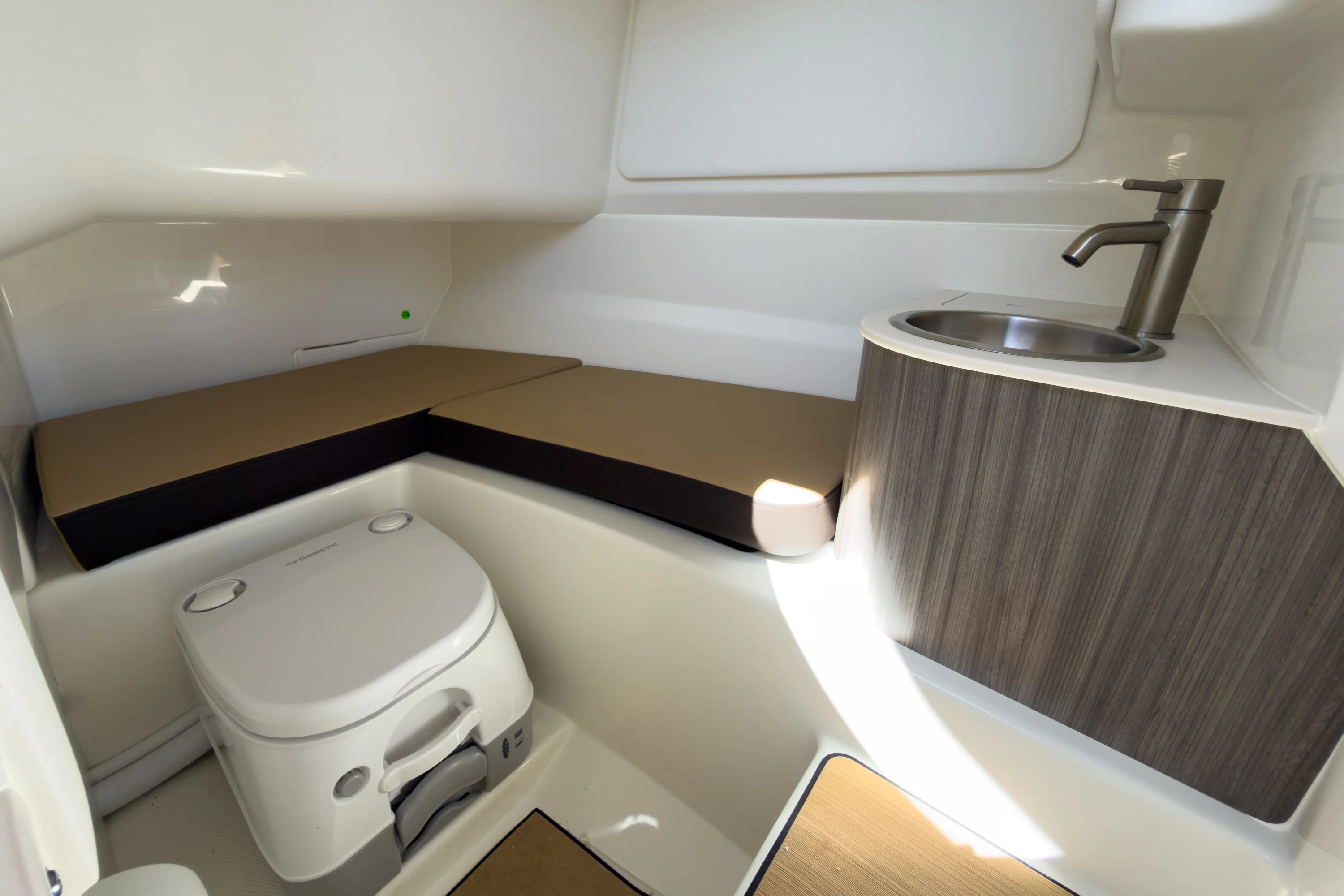 2026 Sea Ray SDX 250 Outboard Image Thumbnail #18