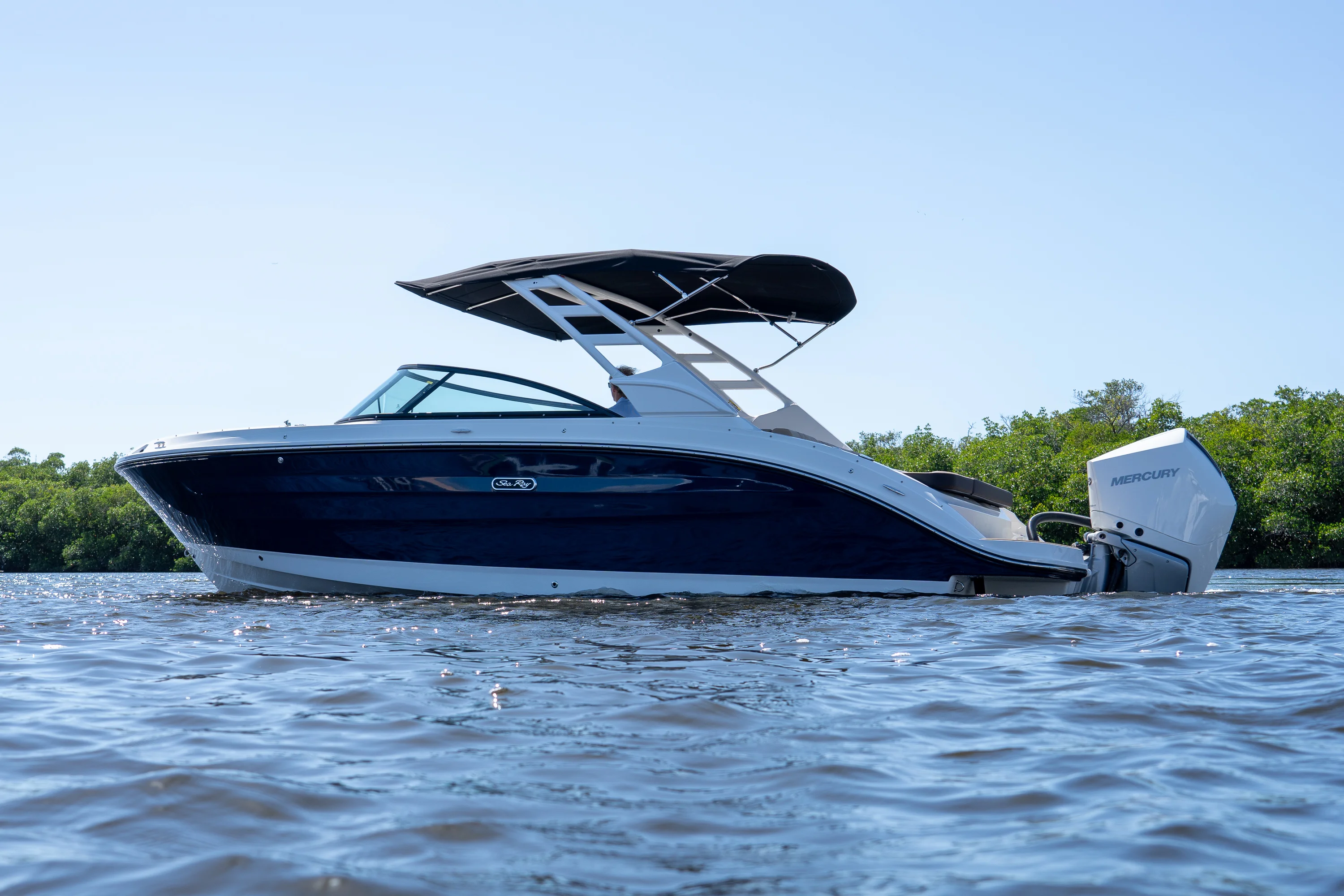 2026 Sea Ray SDX 250 Outboard Image Thumbnail #39