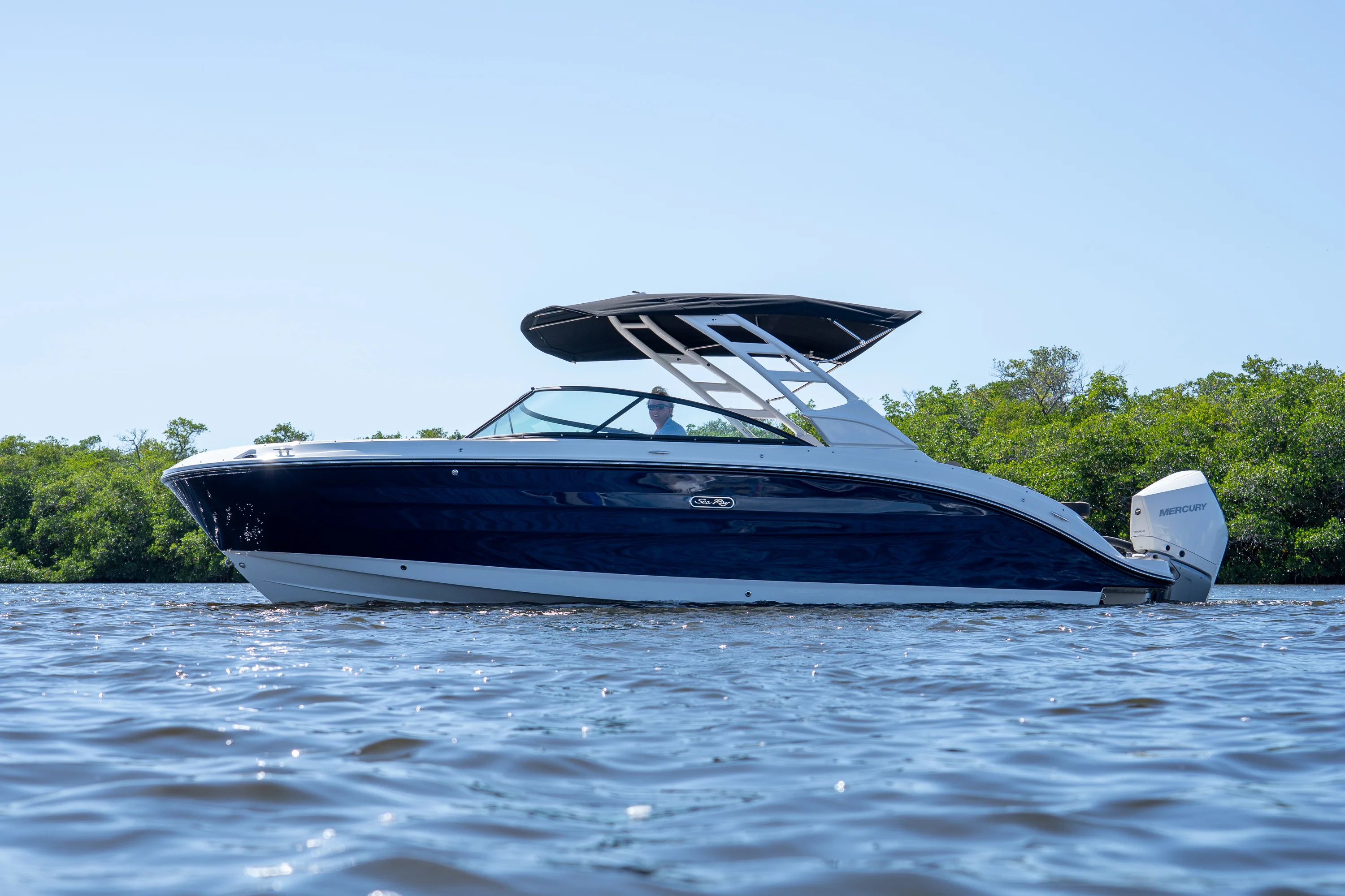 2026 Sea Ray SDX 250 Outboard Image Thumbnail #27