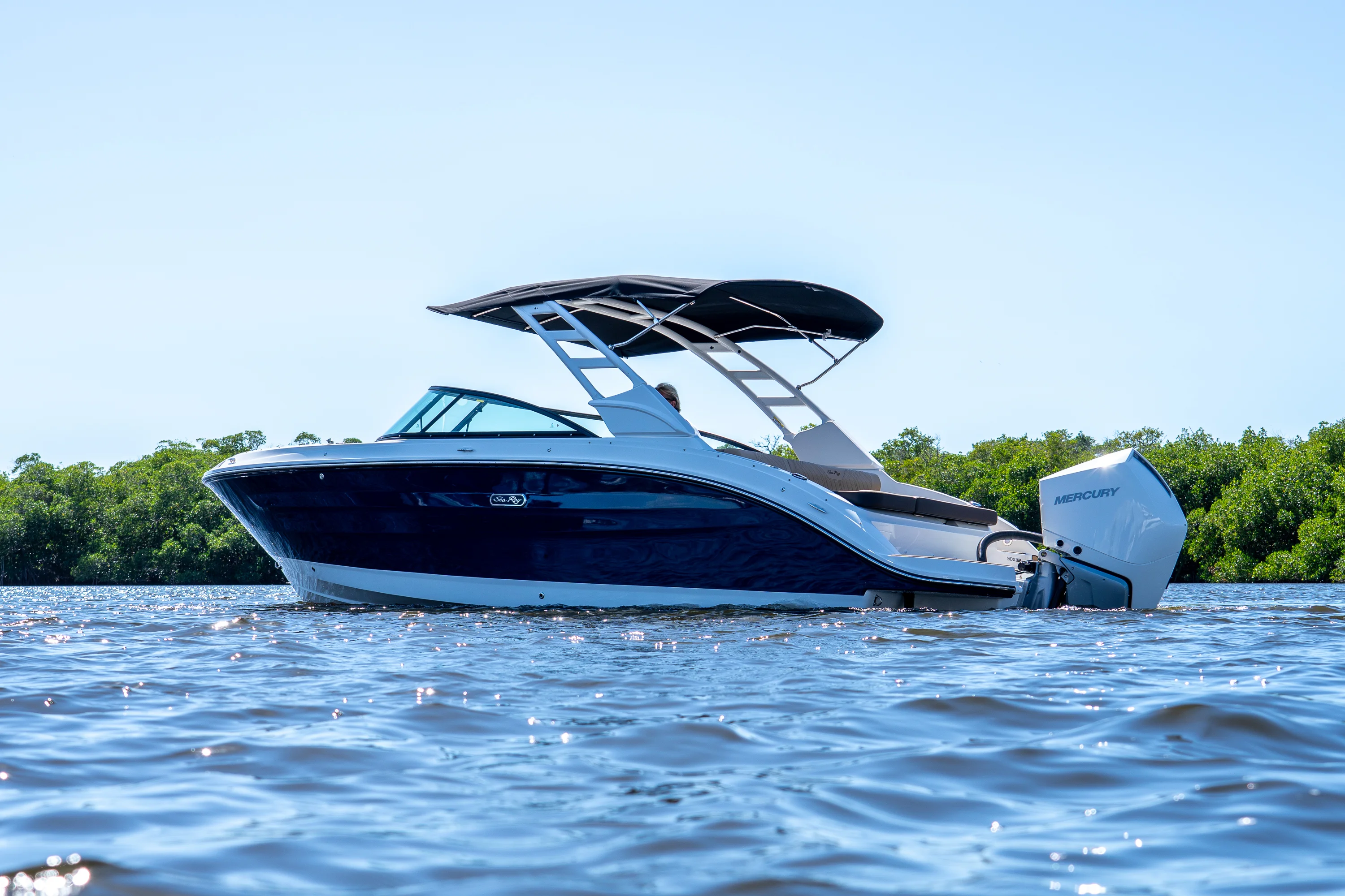 2026 Sea Ray SDX 250 Outboard Image Thumbnail #1