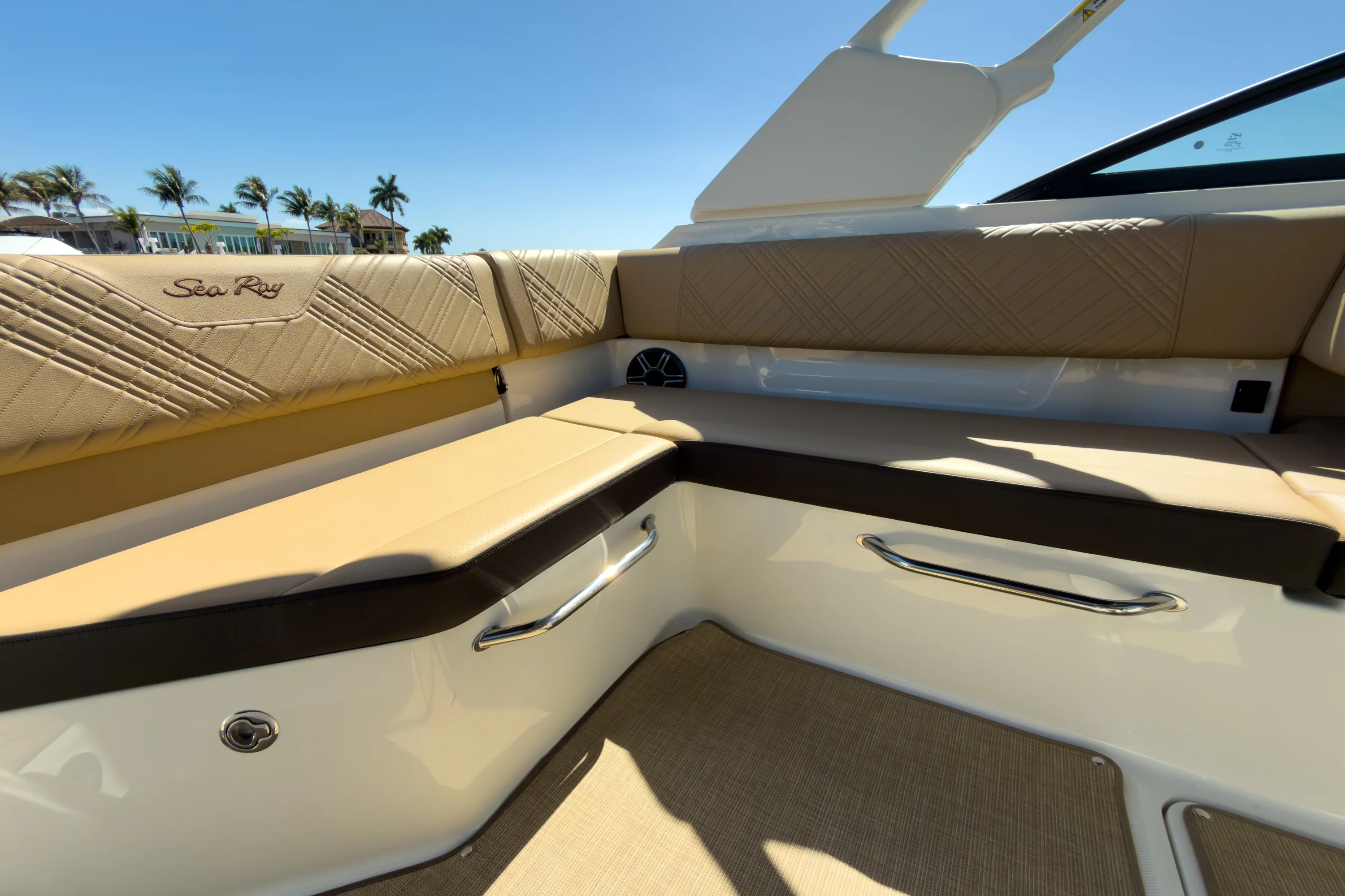 2026 Sea Ray SDX 250 Outboard Image Thumbnail #9