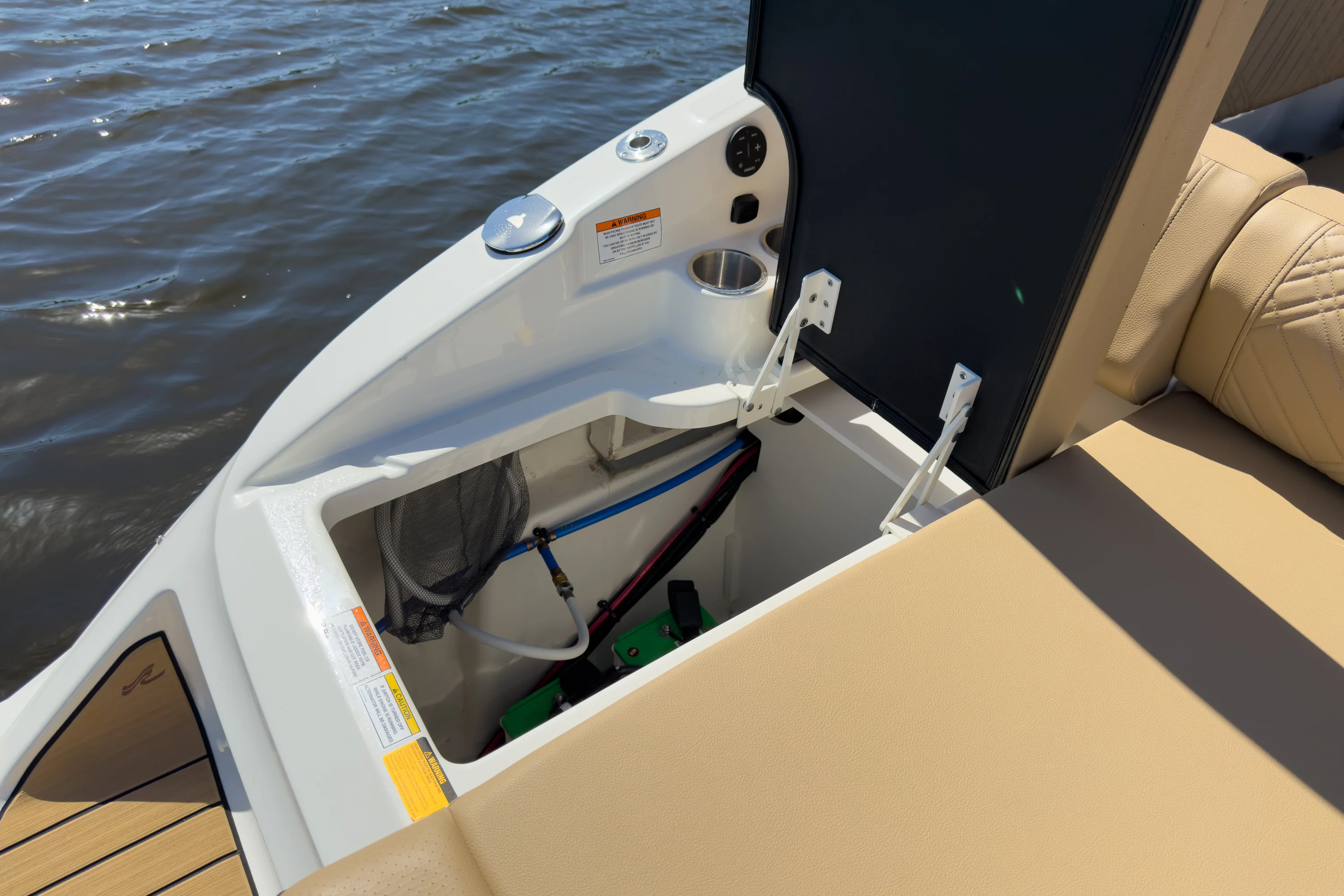 2026 Sea Ray SDX 250 Outboard Image Thumbnail #6